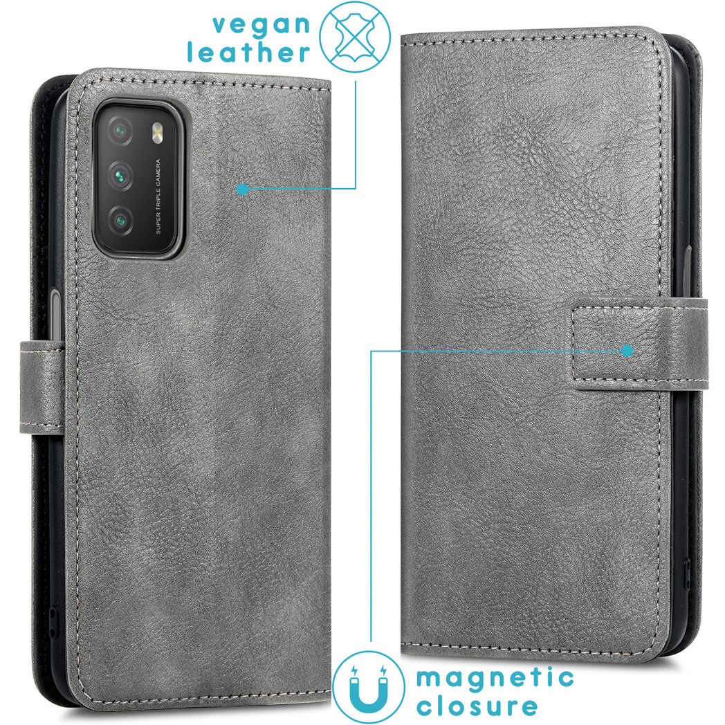 Grijze telefoonhoes van vegan leer met een magnetische sluiting.