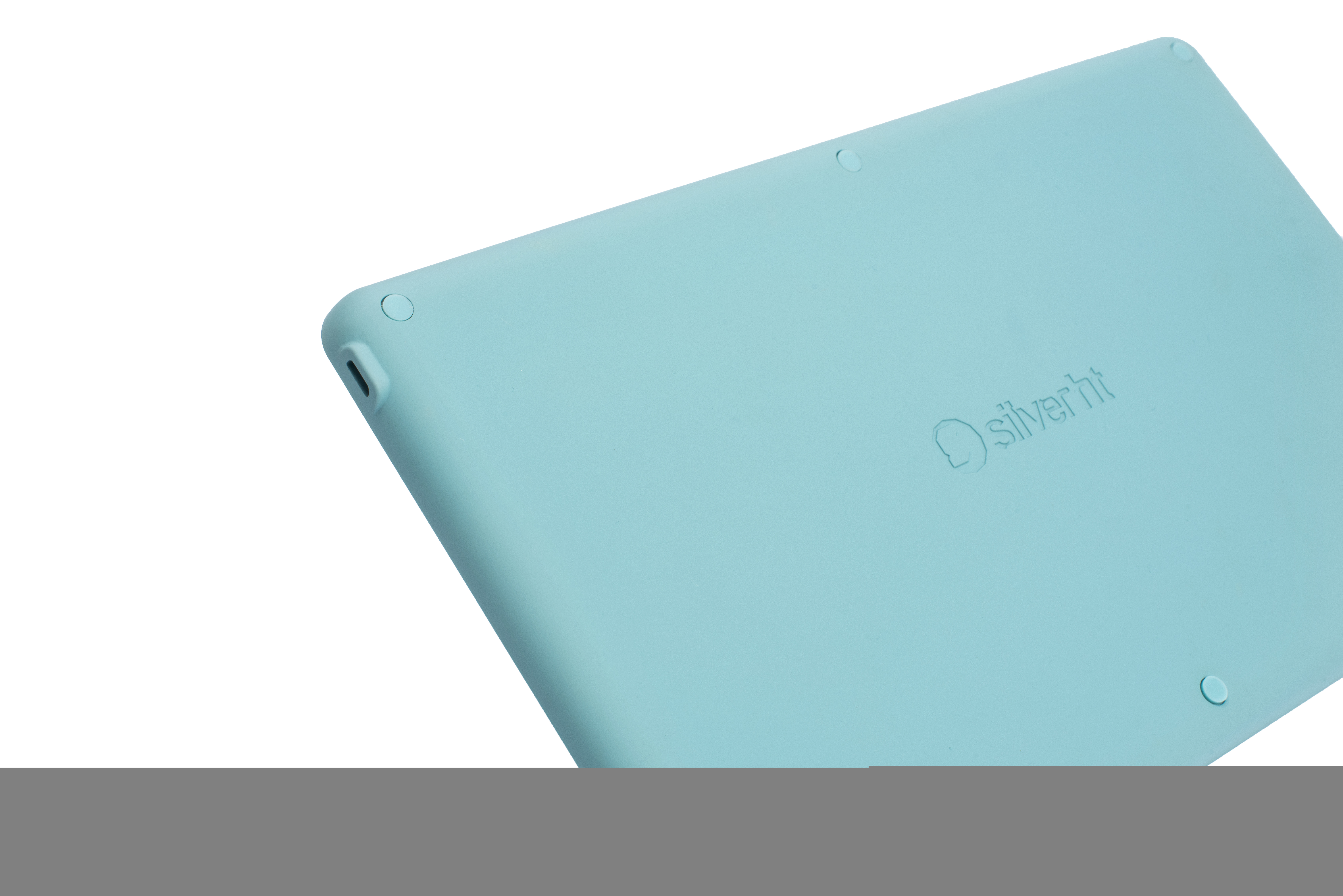 Un tablet azzurro. Il retro del tablet è visibile, con il logo del marchio.