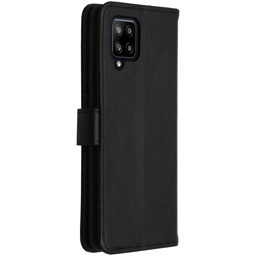 Étui de téléphone noir, fermé. L'étui a un fermoir magnétique et un téléphone à l'intérieur.