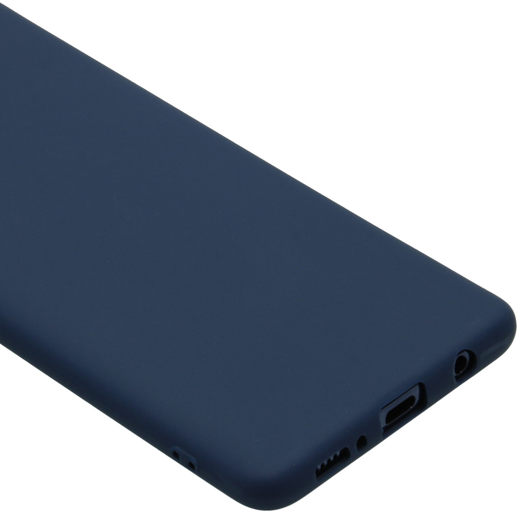 Donkerblauwe telefoonhoes. Geïsoleerd op wit.