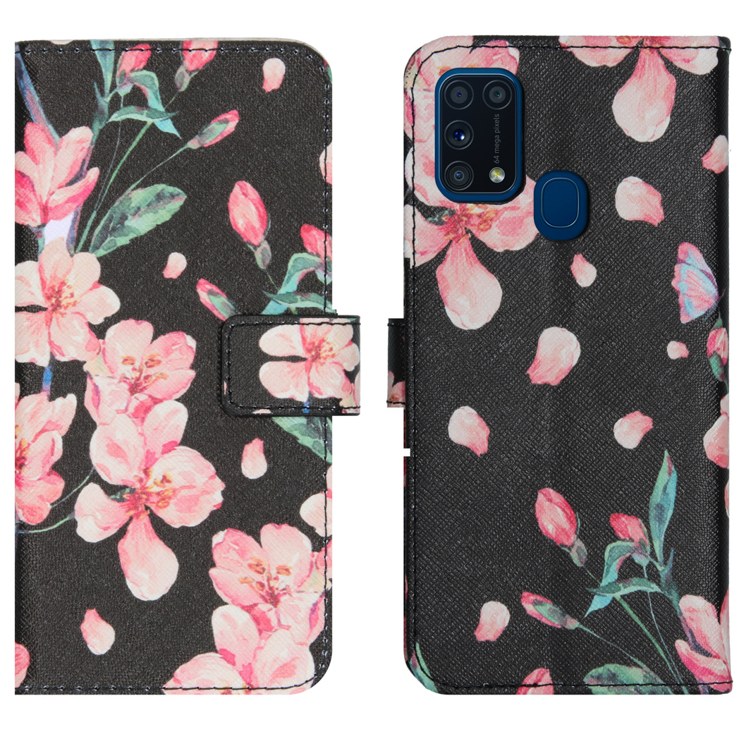 Zwarte telefoonhoes open, bedekt met roze bloemen, met een telefoon erin.
