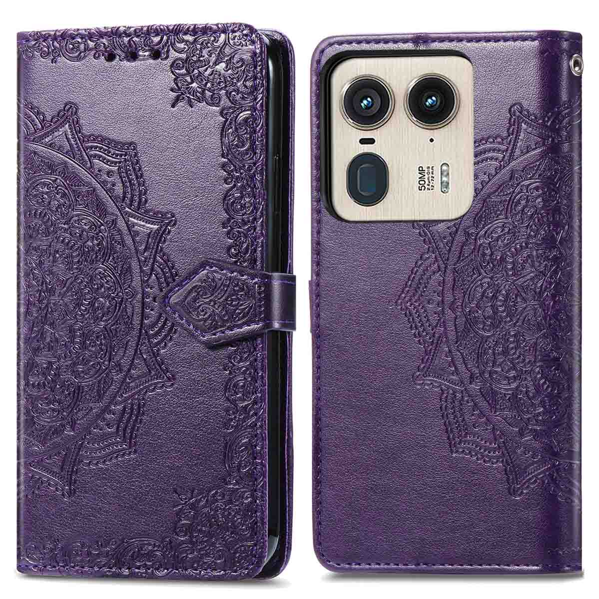Paarse telefoonhoes met mandala-ontwerp. De telefoonhoes heeft een magnetische sluiting.