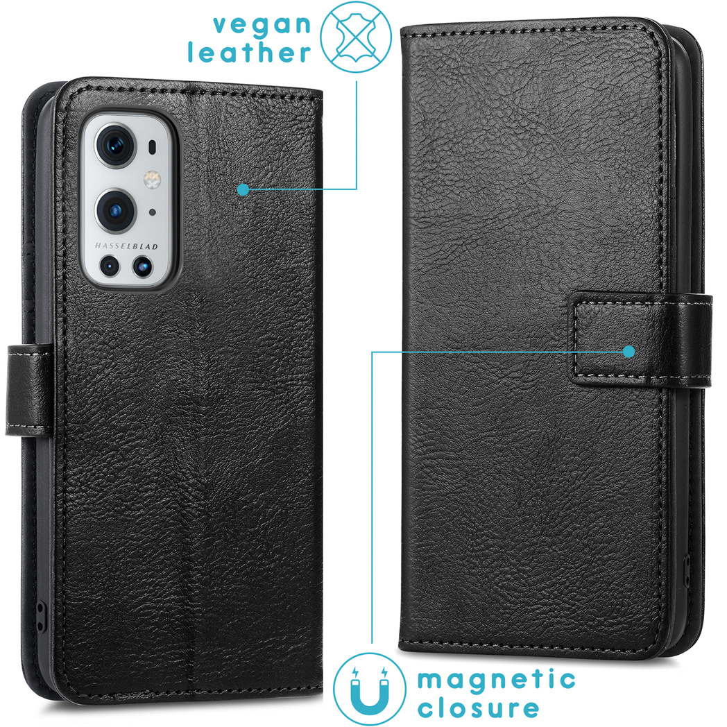 Étui de téléphone en cuir végétal noir, avec fermeture magnétique. Comprend un téléphone et un symbole de cuir végétal.