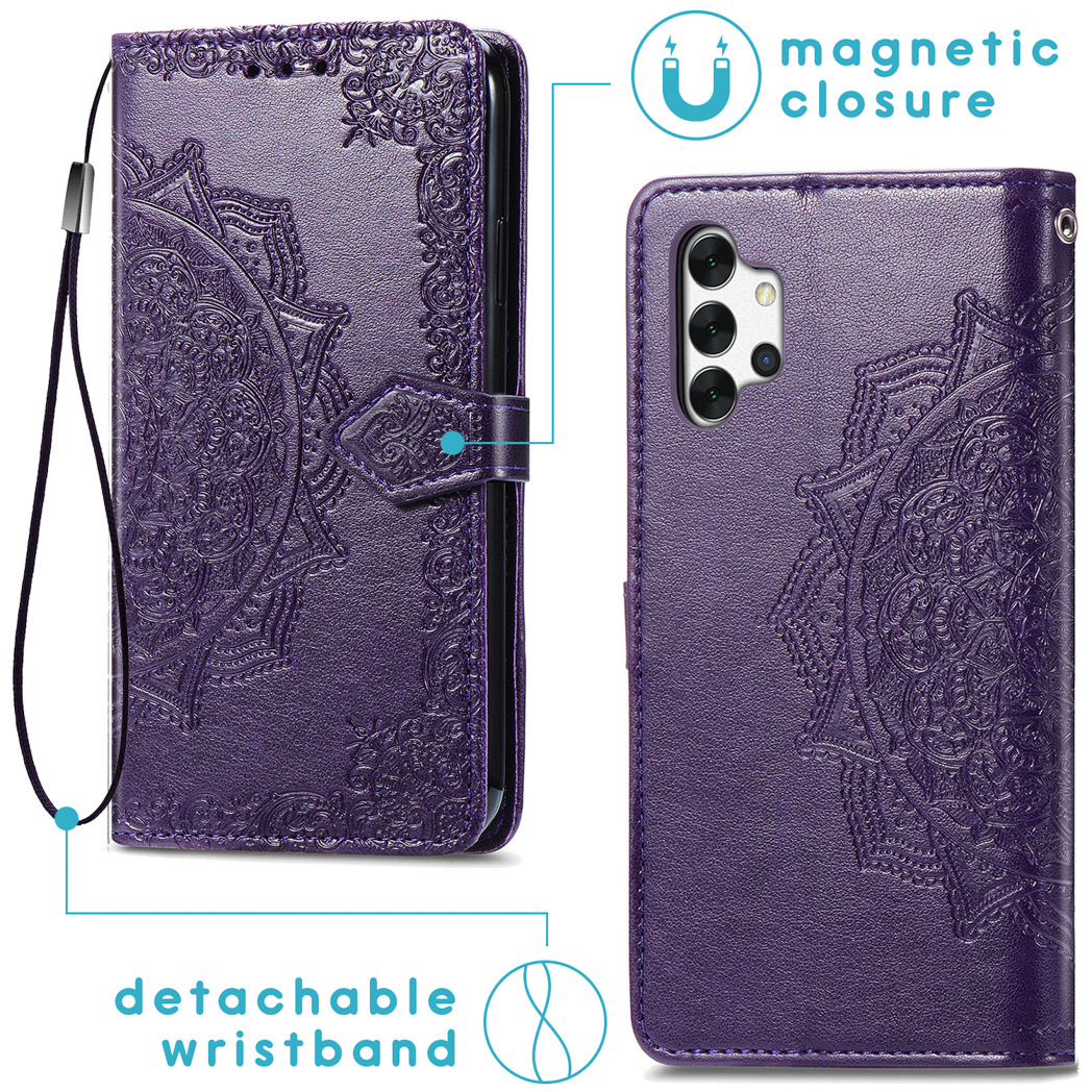 Paarse telefoonhoes met mandala-ontwerp, magnetische sluiting en afneembare polsband.
