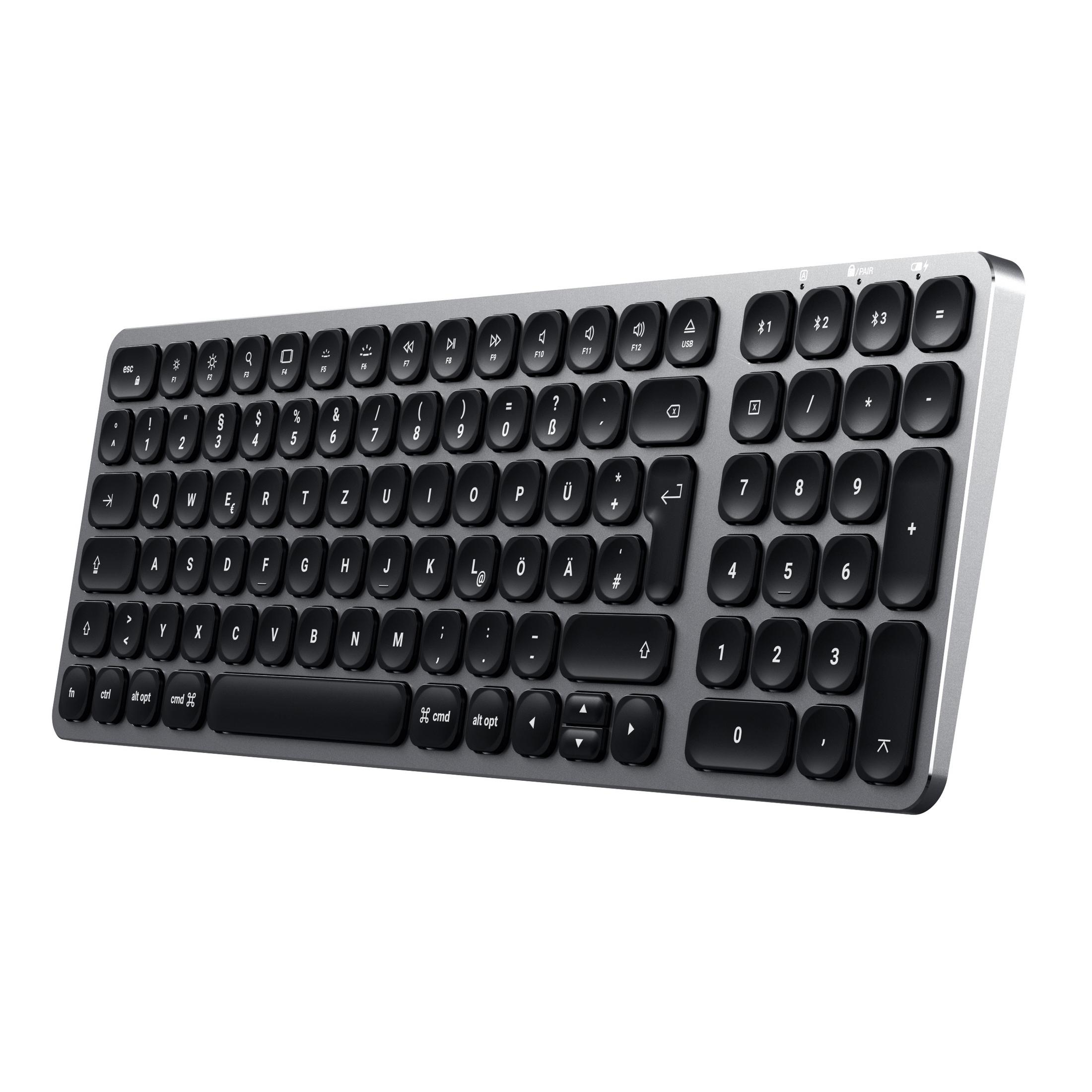 Silberne Tastatur. Die Tasten sind schwarz und haben weiße Buchstaben. Es hat ein modernes Design.
