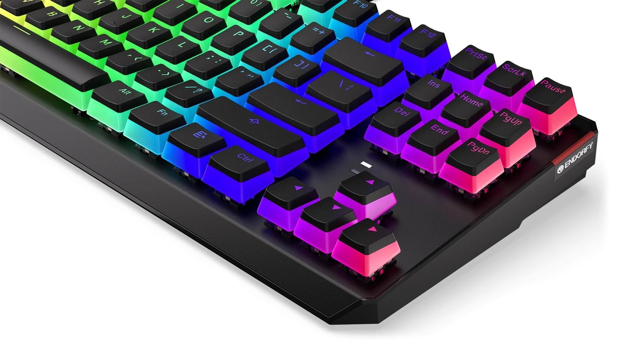 Primo piano di tastiera con tasti colorati, cornice nera e marchio Endorfy.