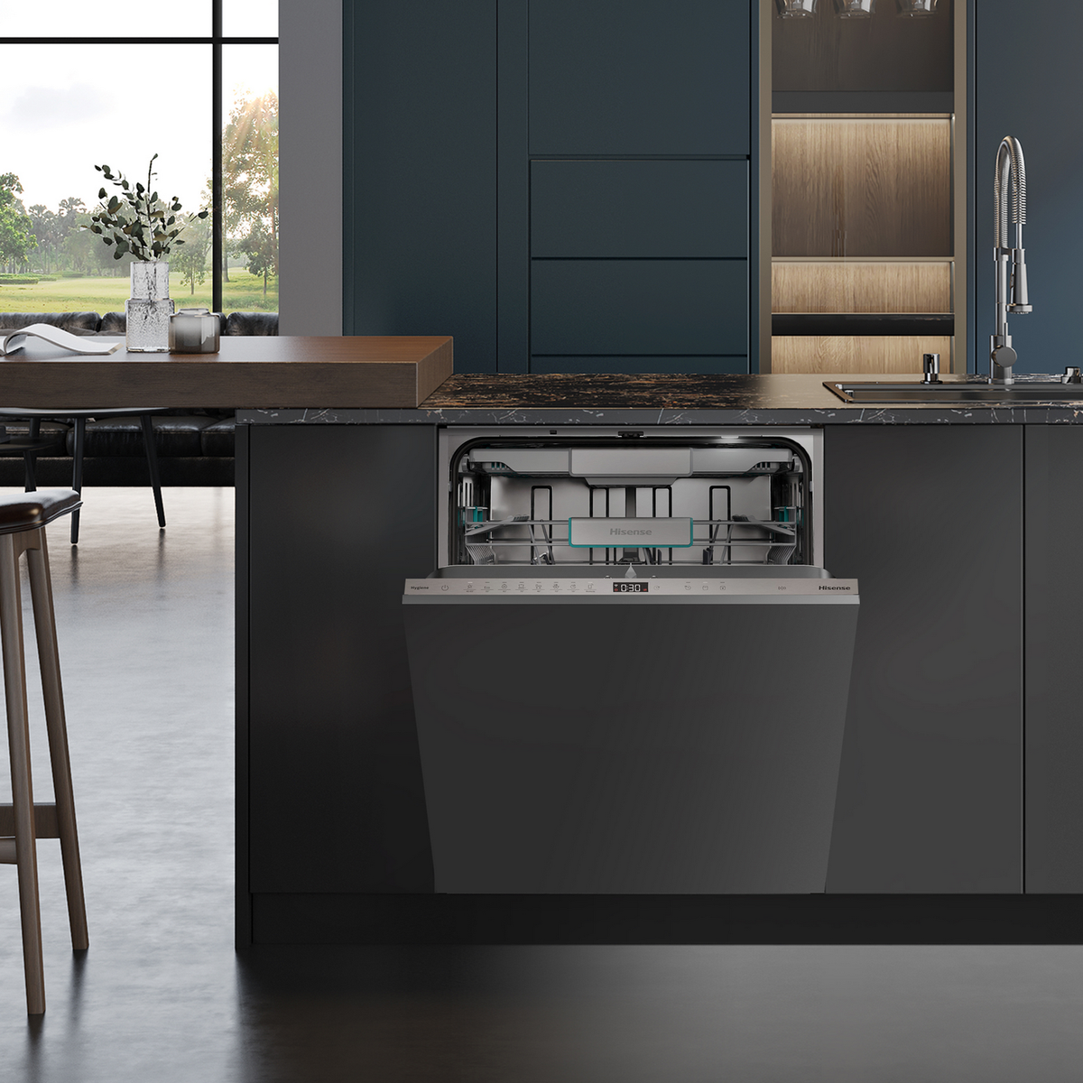 Nowoczesna kuchnia z otwartą zmywarką. Czarne szafki i blat. Okno w tle.