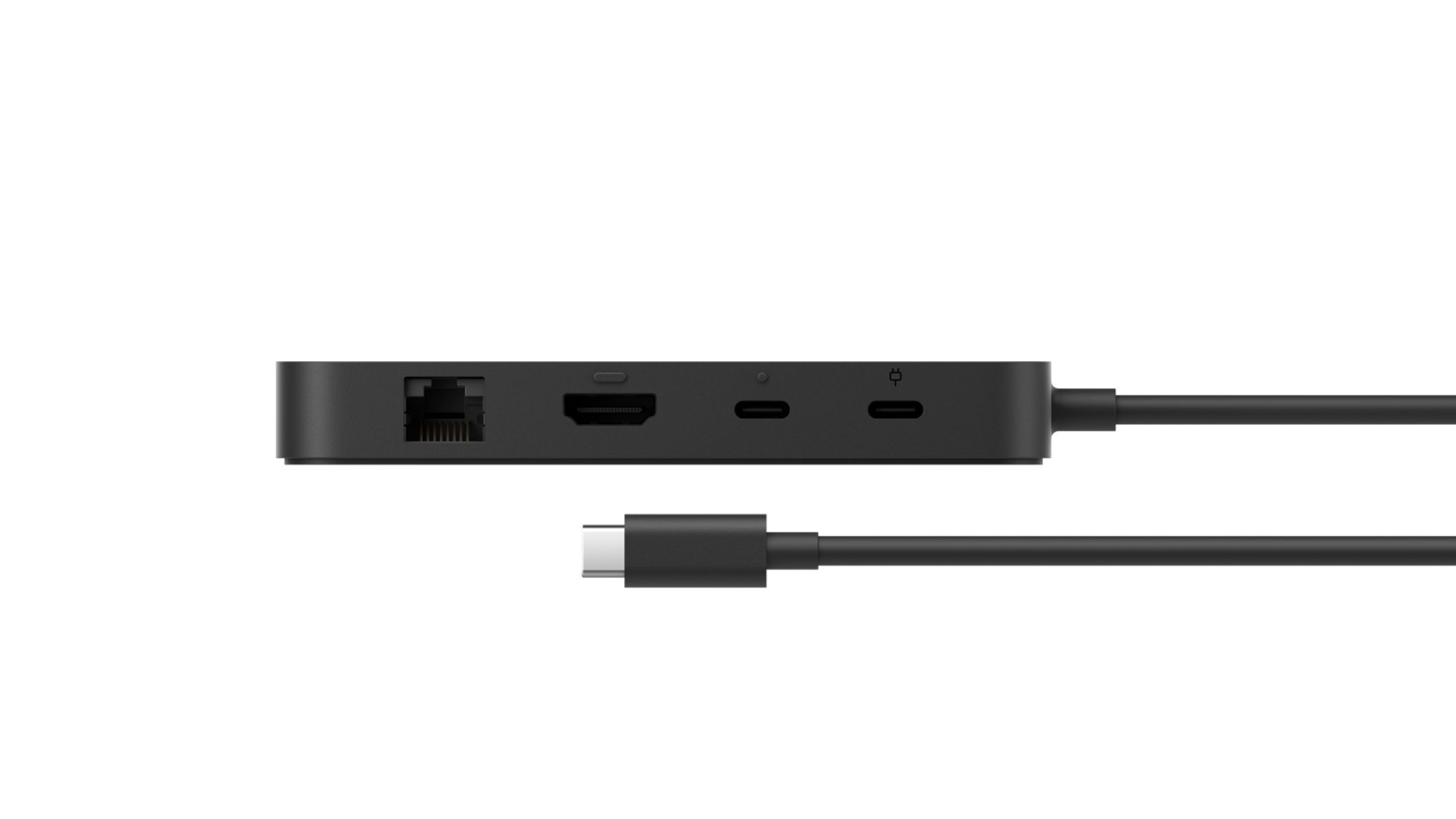 Schwarze Dockingstation mit mehreren Anschlüssen und einem USB-C-Kabel, auf Schwarz.