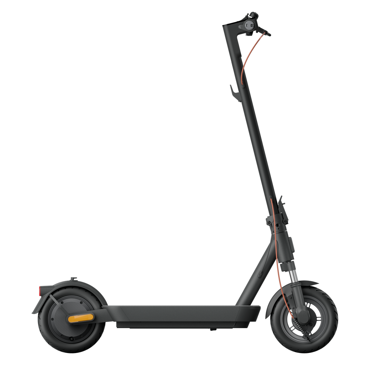 Scooter eléctrico negro con detalles y manillar naranja.