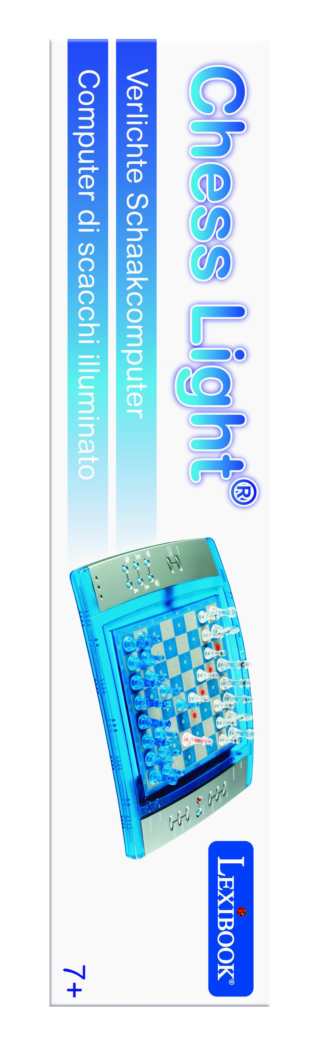 Pokazano pudełko do gry w szachy, ze zdjęciem zestawu szachowego. Tekst w wielu językach znajduje się na pudełku.