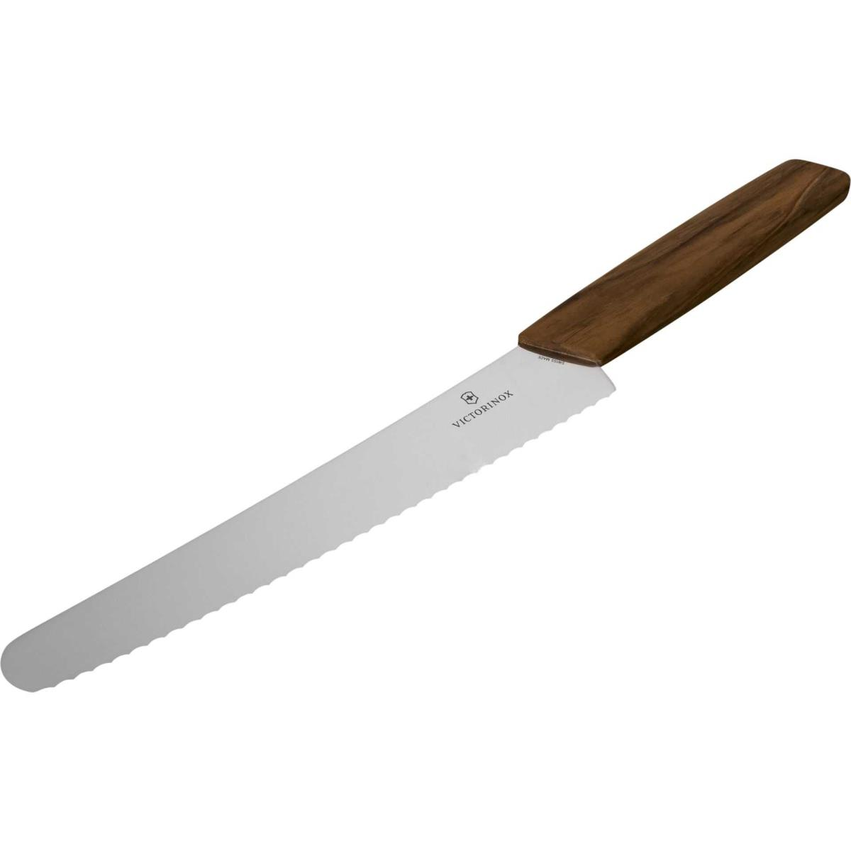 Ein Victorinox Brotmesser mit Holzgriff auf weißem Hintergrund. Die Klinge ist gezahnt.