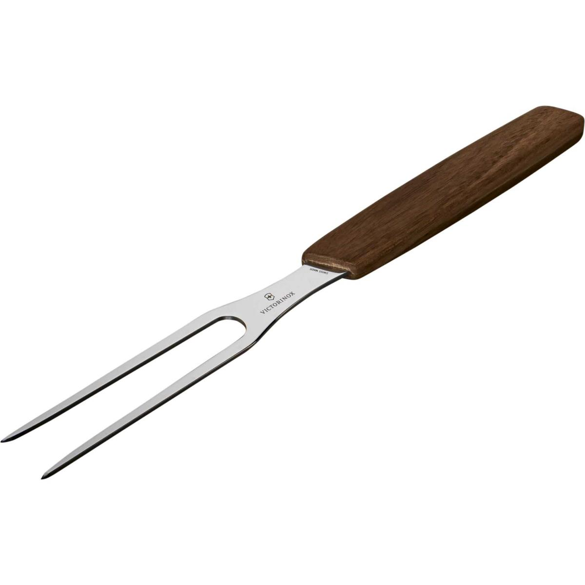 Eine Victorinox Tranchiergabel mit Holzgriff auf weißem Hintergrund. Zwei lange Zinken.