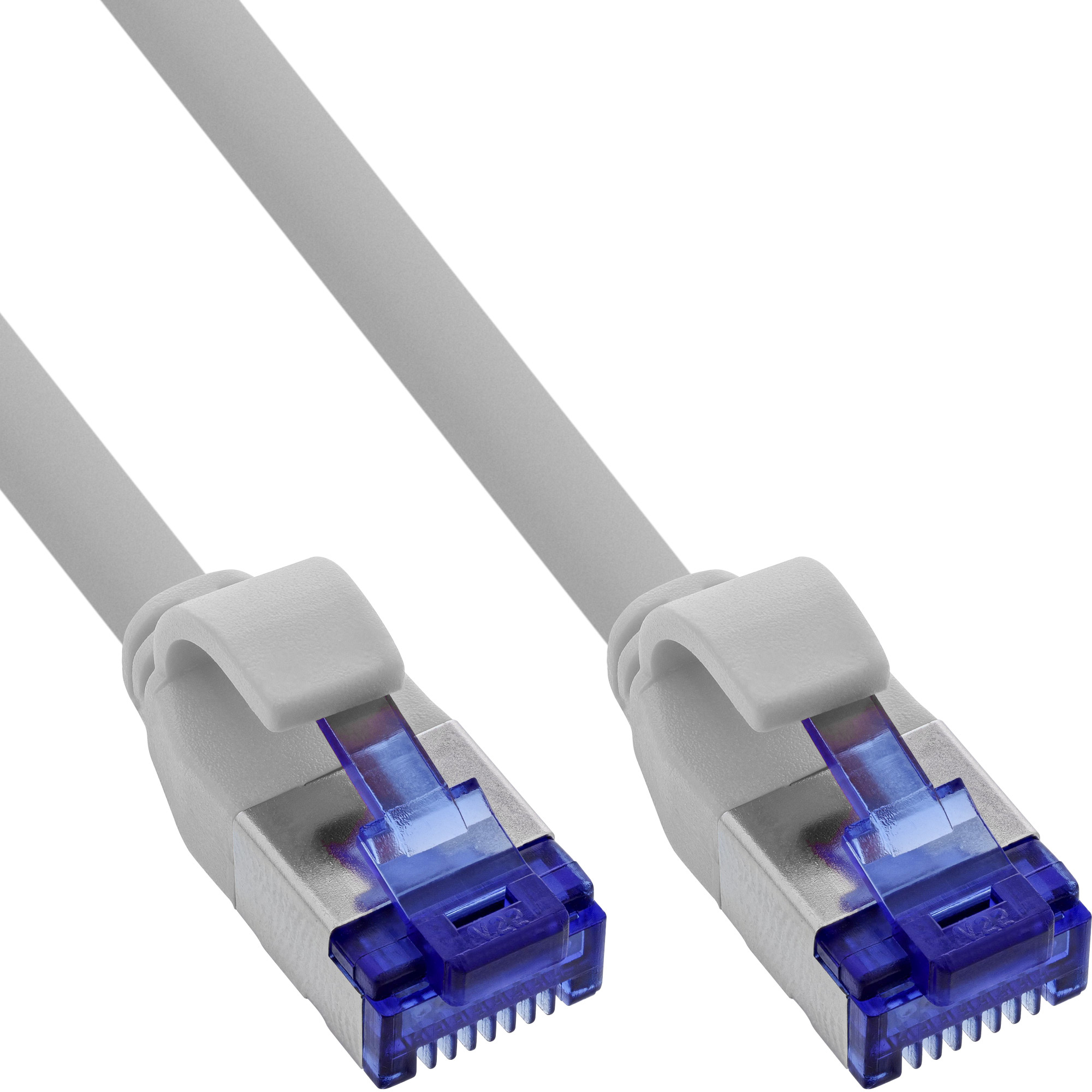 Twee grijze netwerkkabels met blauwe connectoren, schuin op wit oppervlak.