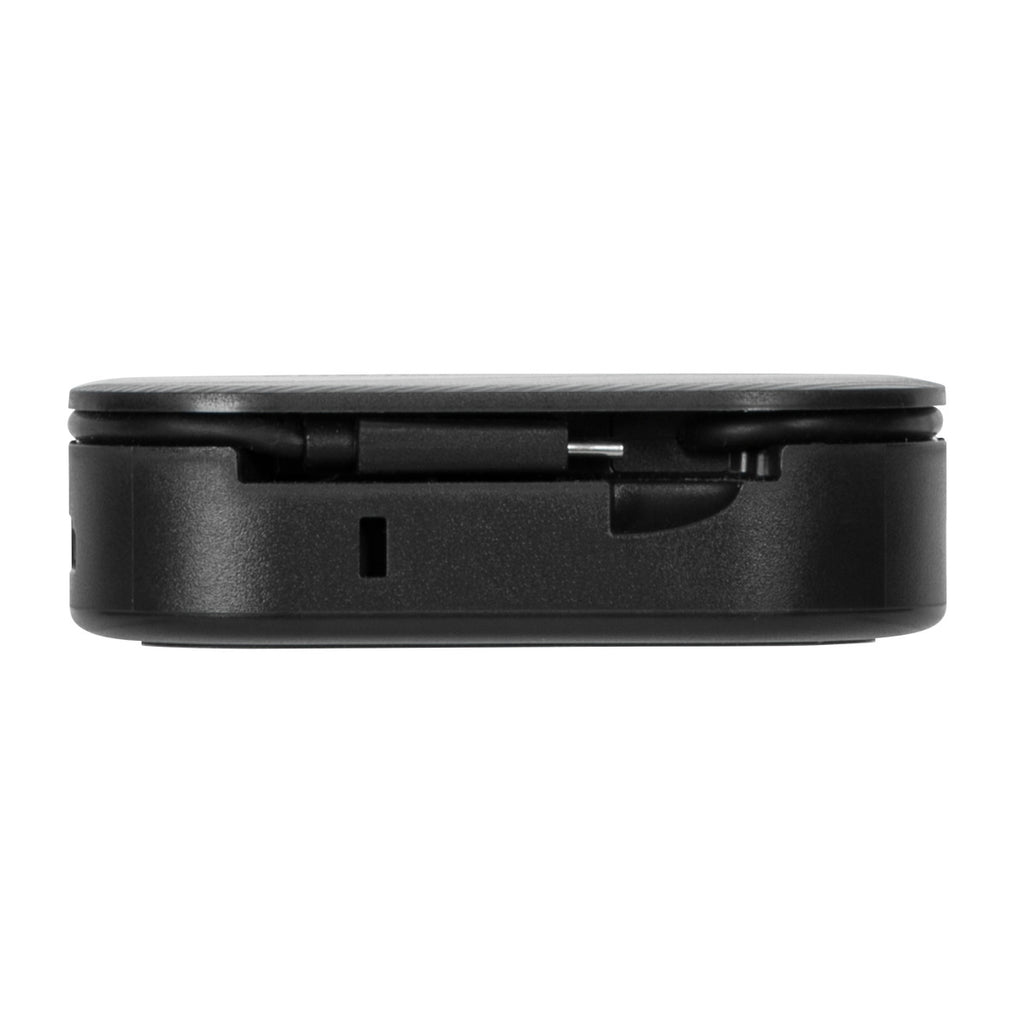 Hub USB nero con porte visibili.