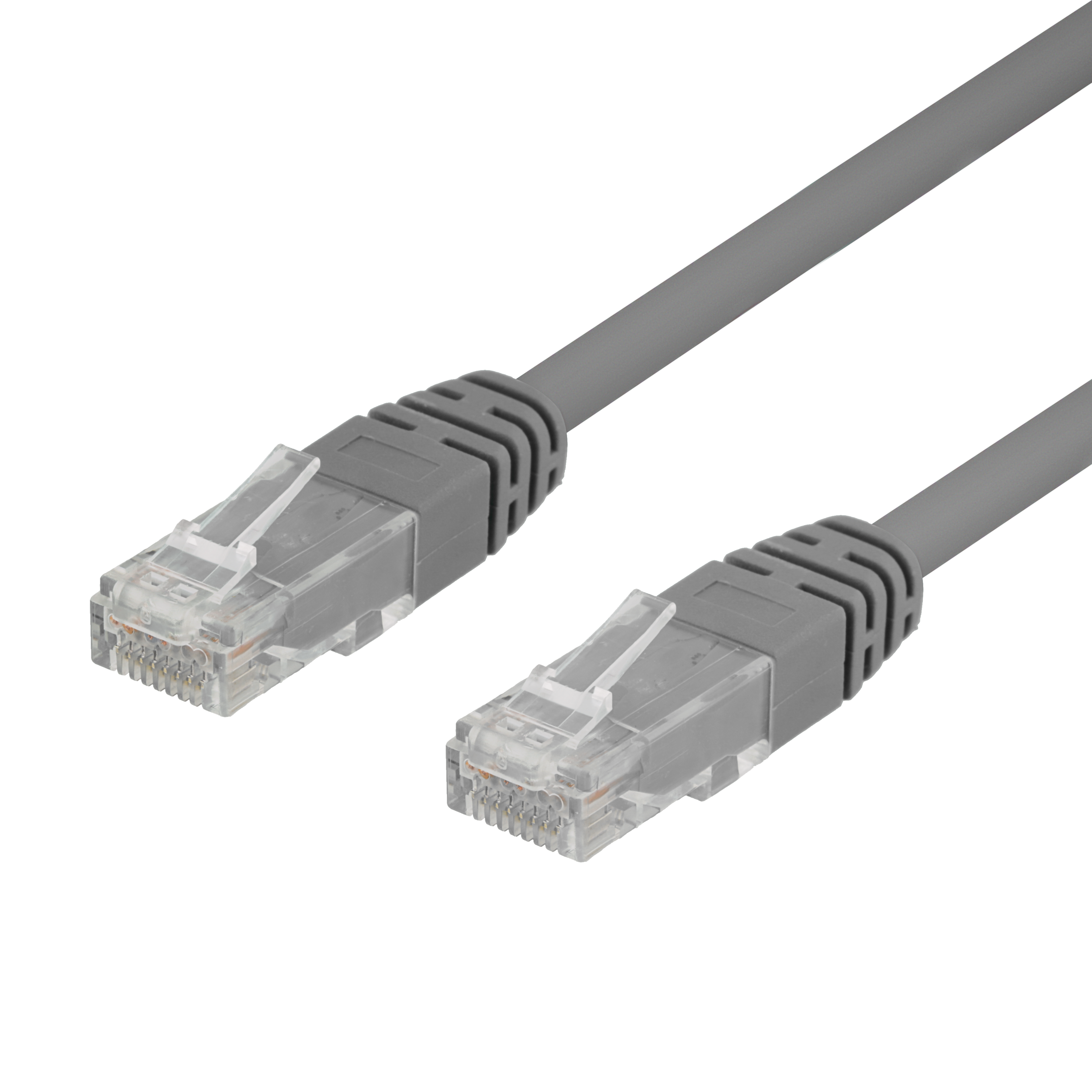 Zwei graue Netzwerkkabel mit transparenten Steckern. Die Kabel liegen auf schwarzem Untergrund.