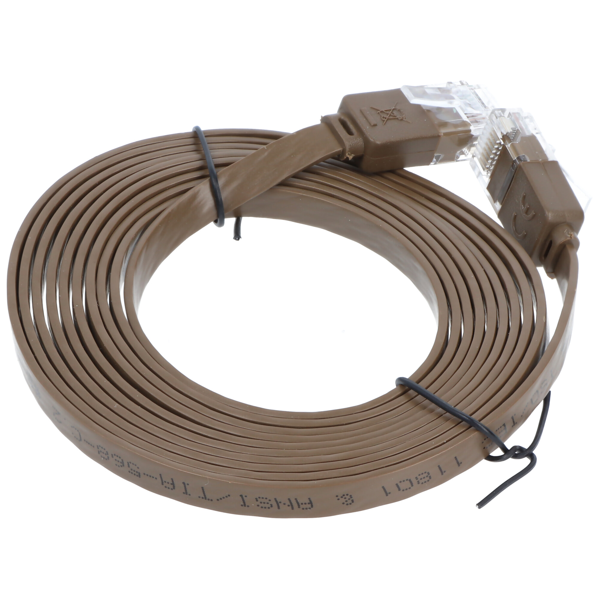 Cavo Ethernet marrone, arrotolato, con connettori trasparenti e fascetta nera, su superficie bianca.