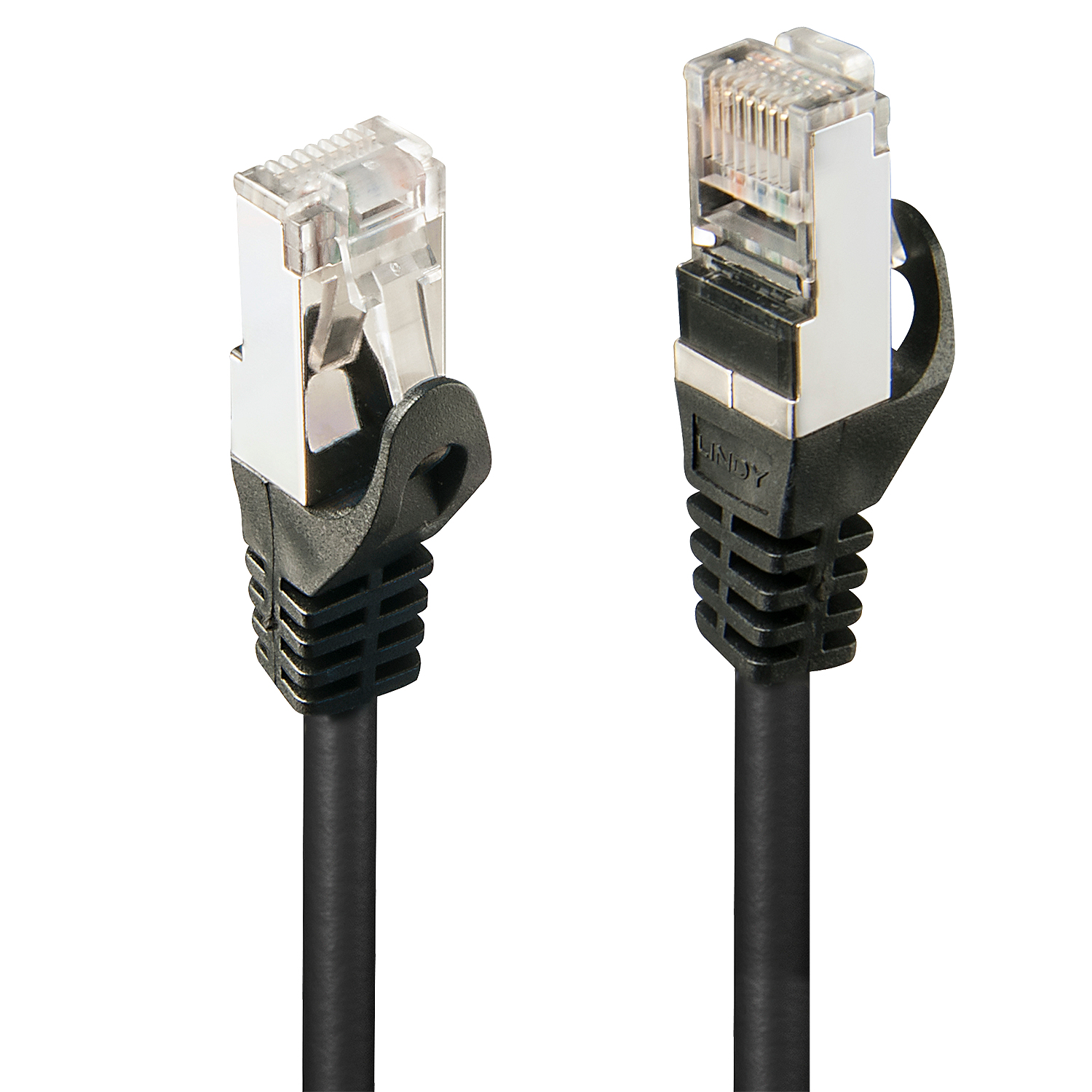 Due cavi Ethernet con cavi neri e connettori trasparenti, su sfondo bianco.