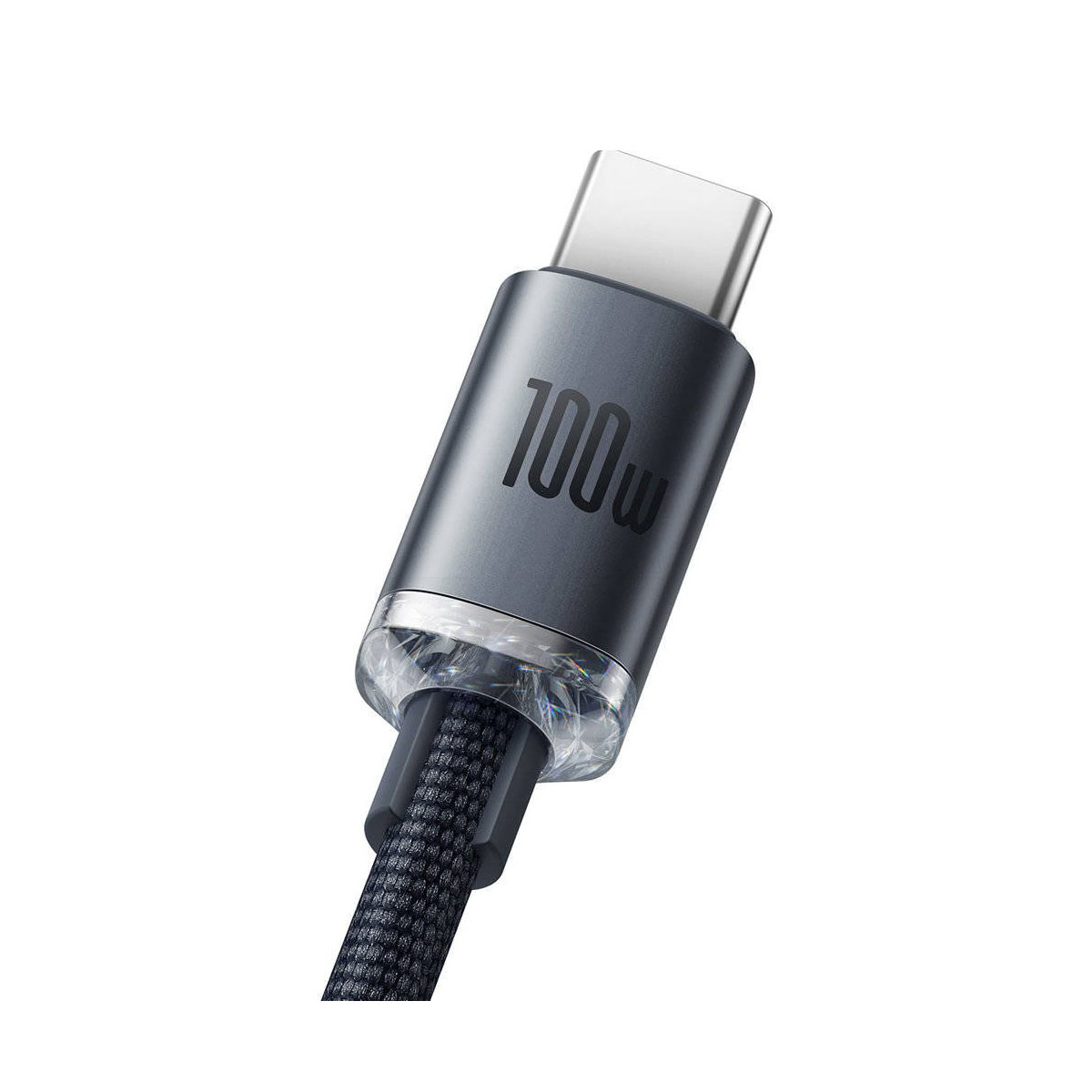 Szary kabel USB-C z napisem 100W. Przezroczyste złącze i pleciony kabel.