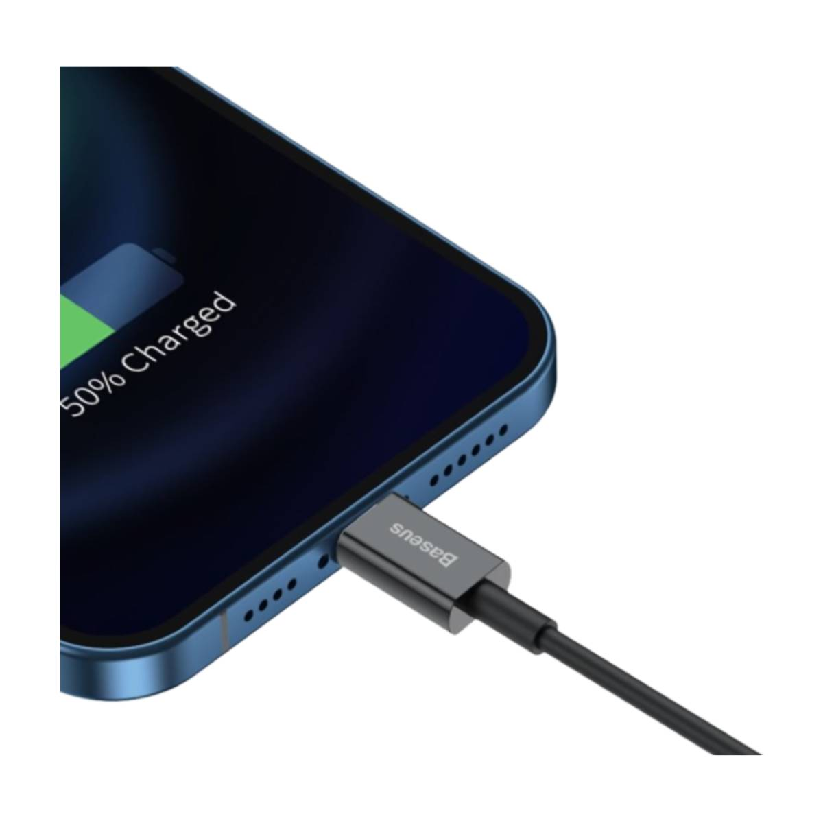 Czarny telefon z podłączonym kablem do ładowania. Telefon pokazuje 50% naładowania.