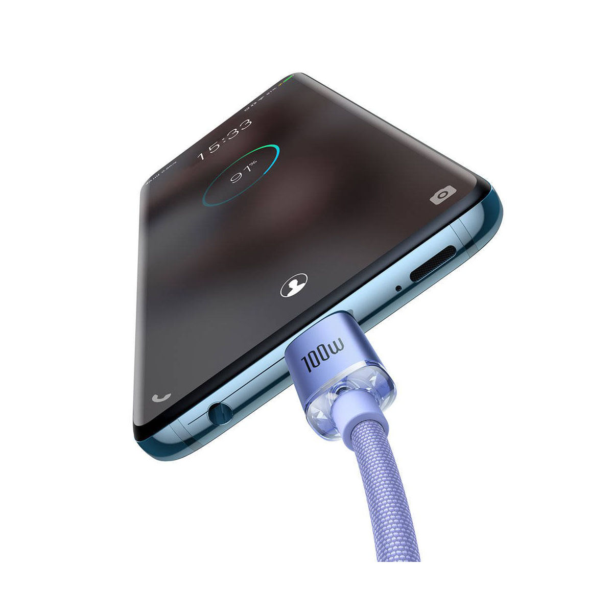 Uno smartphone in carica con un cavo viola, 100w indicati.