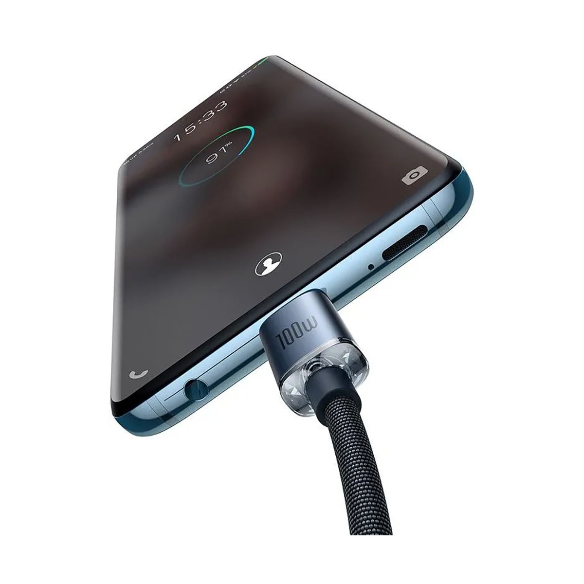 Ładowanie smartfona. Ładowarka jest podłączona do telefonu.