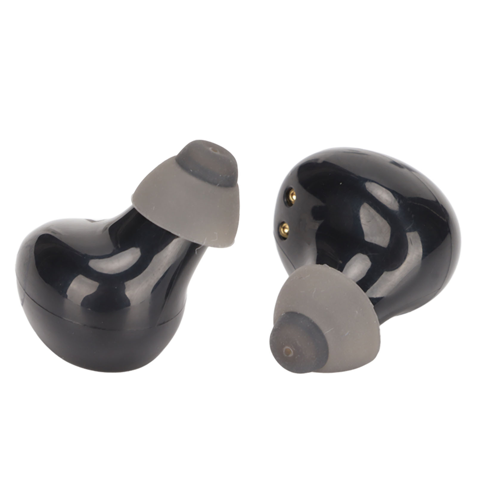 Zwei schwarze In-Ear-Kopfhörer mit grauen Ohrstöpseln und geschwungenem Design auf weißem Hintergrund.