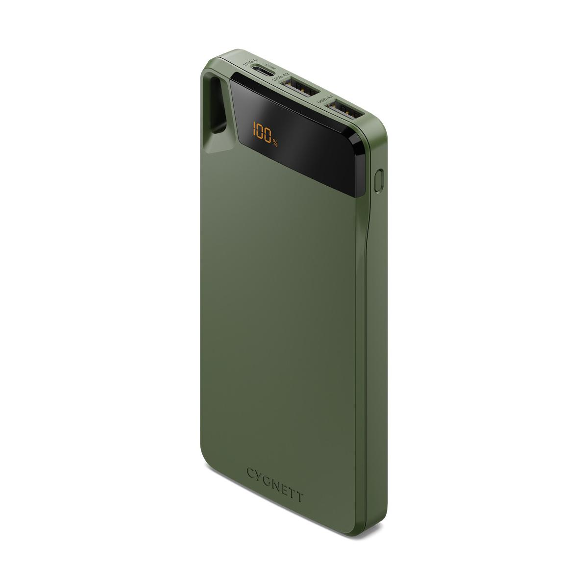 Grüne Powerbank mit schwarzem Display, das 100 % anzeigt. Hat ein CYGNETT-Logo vorne.