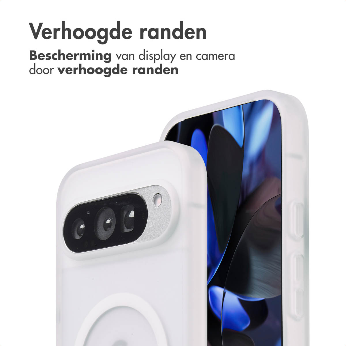 Witte telefoonhoes met opstaande randen. Hoes beschermt display en camera. Telefoon zichtbaar in de hoes.