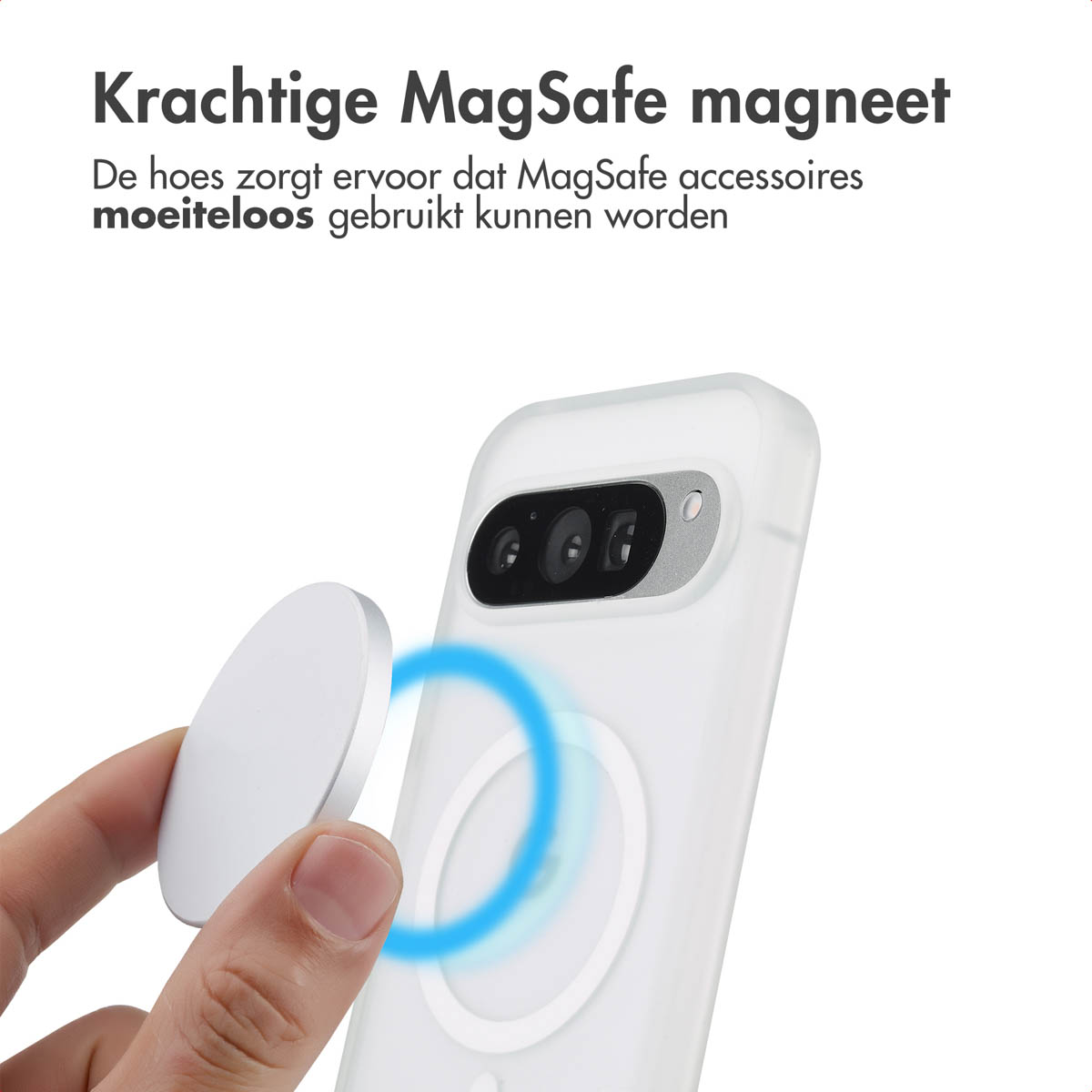 Hand die een witte magnetische schijf vasthoudt bij een telefoonhoesje. Cirkel op hoes, witte achtergrond, tekst.