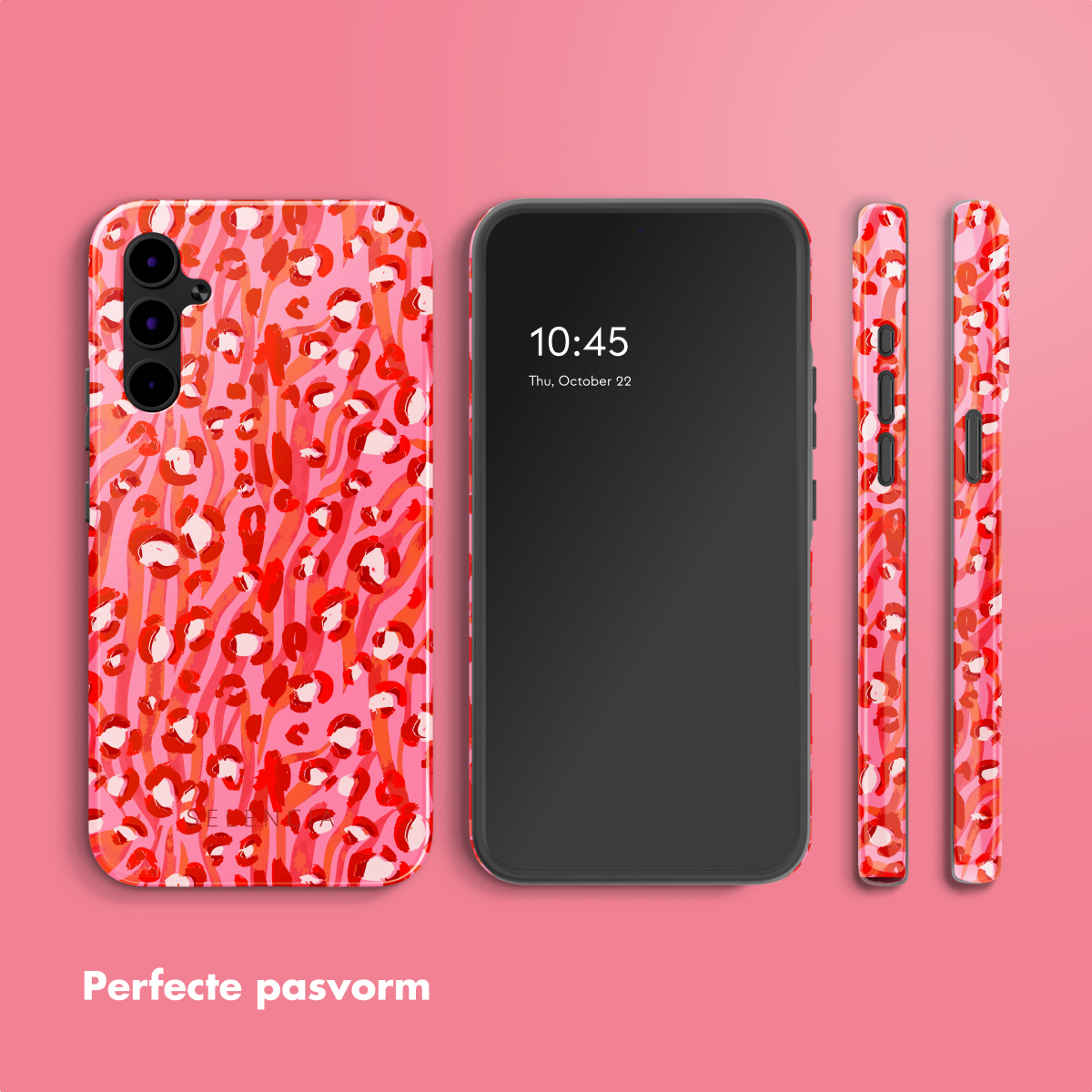 Drie telefoonhoesjes en een telefoon. De hoesjes hebben een rode luipaardprint. De telefoon is zwart, 10:45.