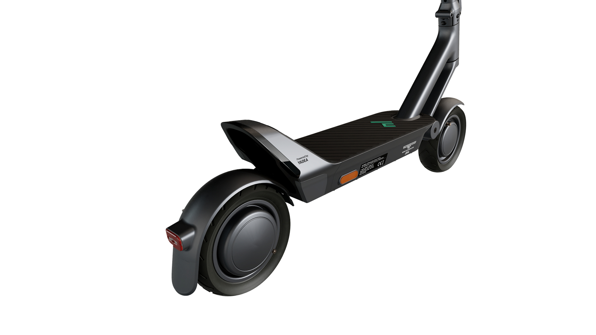 Scooter elettrico nero su sfondo bianco. La ruota posteriore è visibile. Lo scooter è angolato.