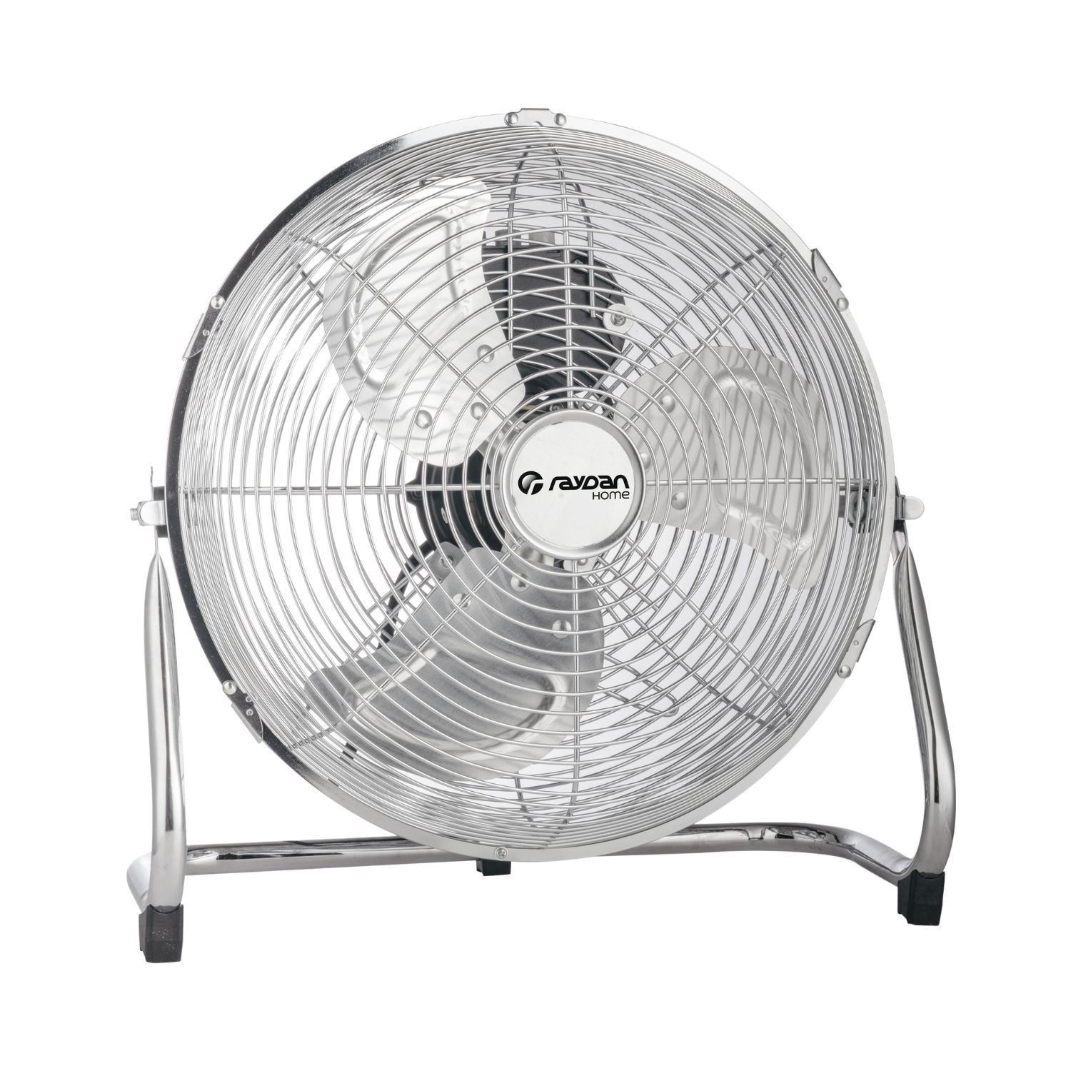 Un ventilador plateado Raypan Home sobre un soporte cromado. El ventilador es redondo con múltiples aspas.