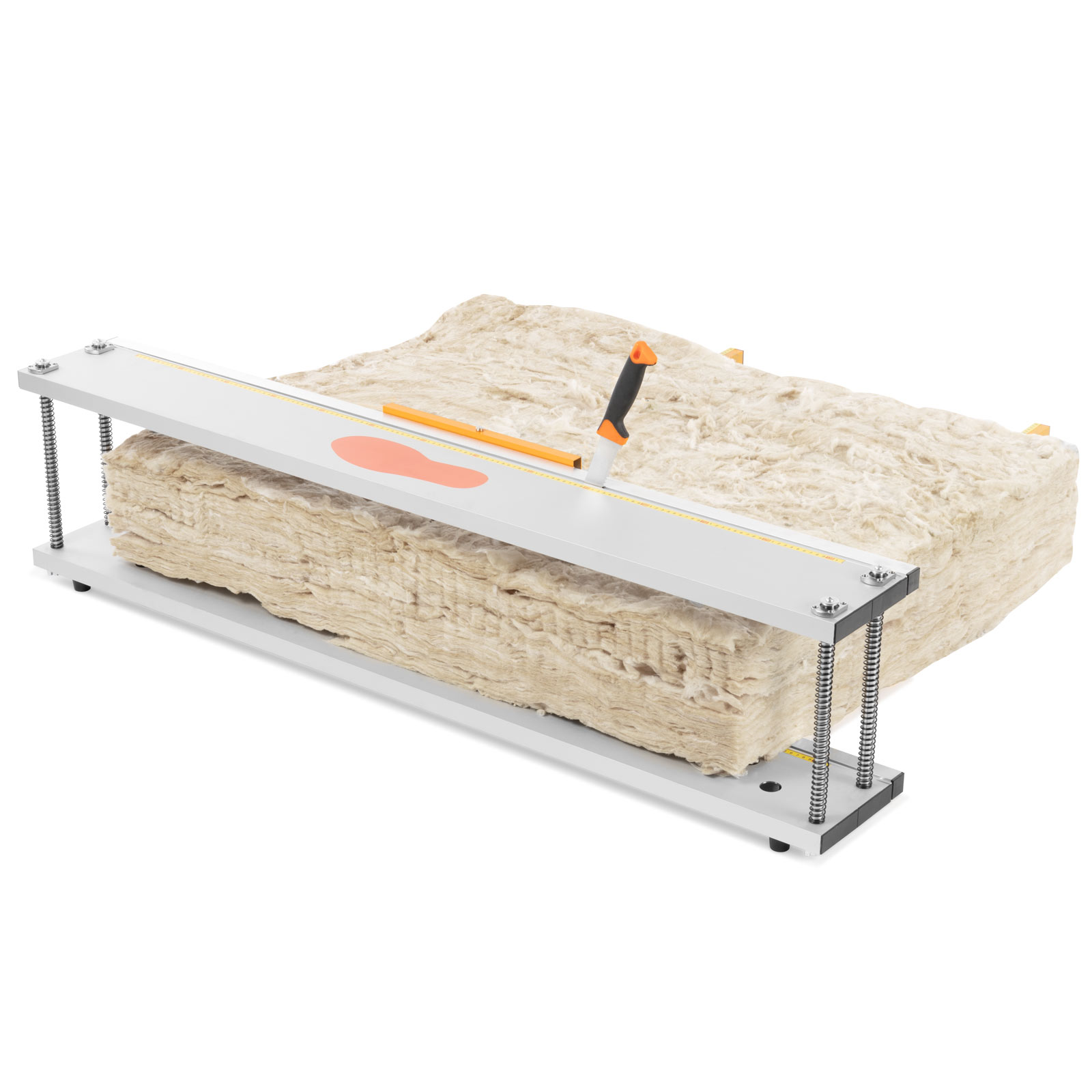 Isoliermaterial auf Schneidevorrichtung. Beige, rechteckig, mit orangefarbenen Markierungen.