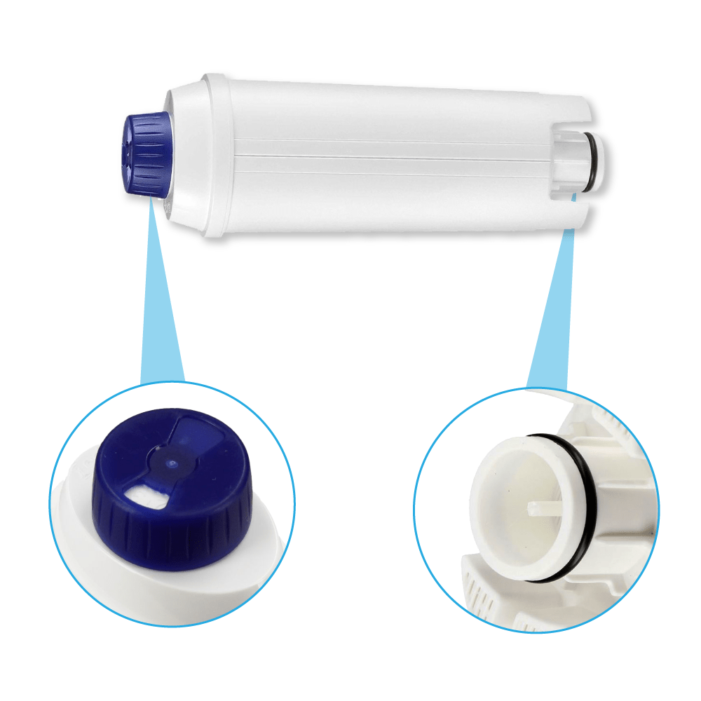 Weißer Wasserfilter mit blauem Deckel und Detailansichten. Der Filter hat eine zylindrische Form.