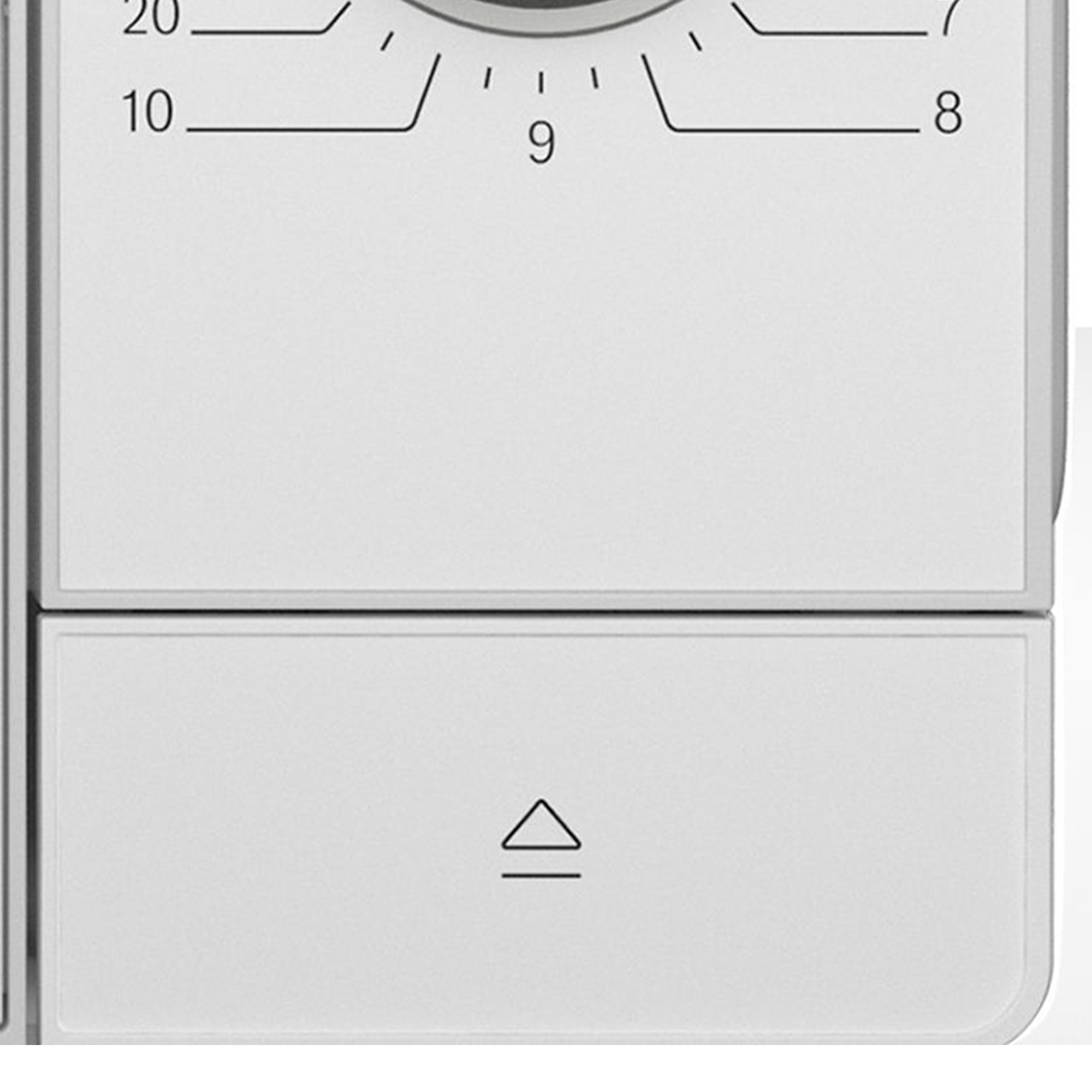 Biały panel sterowania termostatem z pokrętłem i przyciskami.