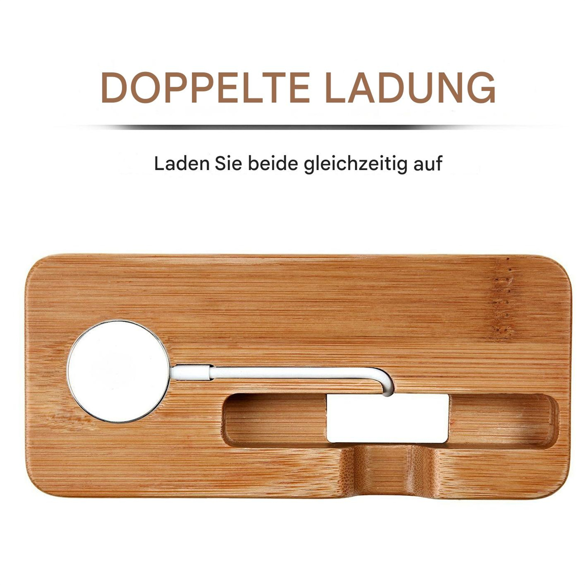 Eine hölzerne Ladestation mit einem weißen Apple Watch-Ladegerät und einem Steckplatz. Der Text oben lautet 'DOPPELTE LADUNG'.
