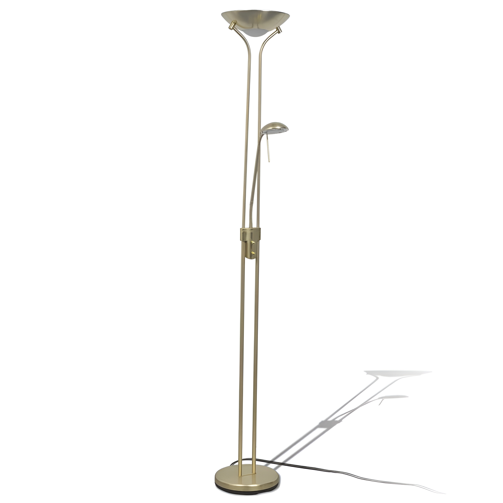Stehlampe mit drei Lichtern. Sie hat einen hohen, schlanken goldenen Pfosten und eine runde Basis.