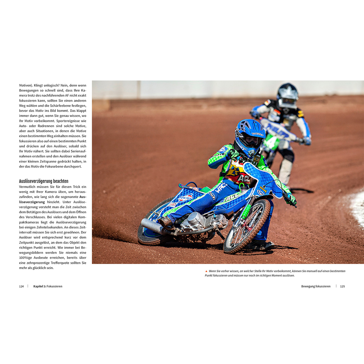 Bild eines Motorradrennens mit zwei Rennfahrern auf der Strecke. Text auf Deutsch auf der Seite.