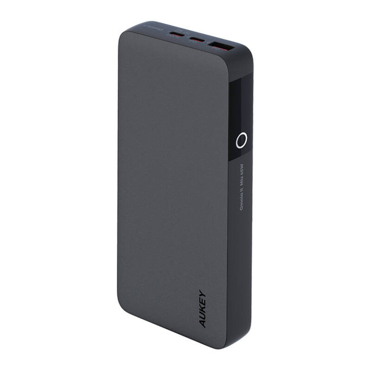 Power bank grigio scuro con la scritta 'AUKEY' e 'Omnia II Mix 66W'.