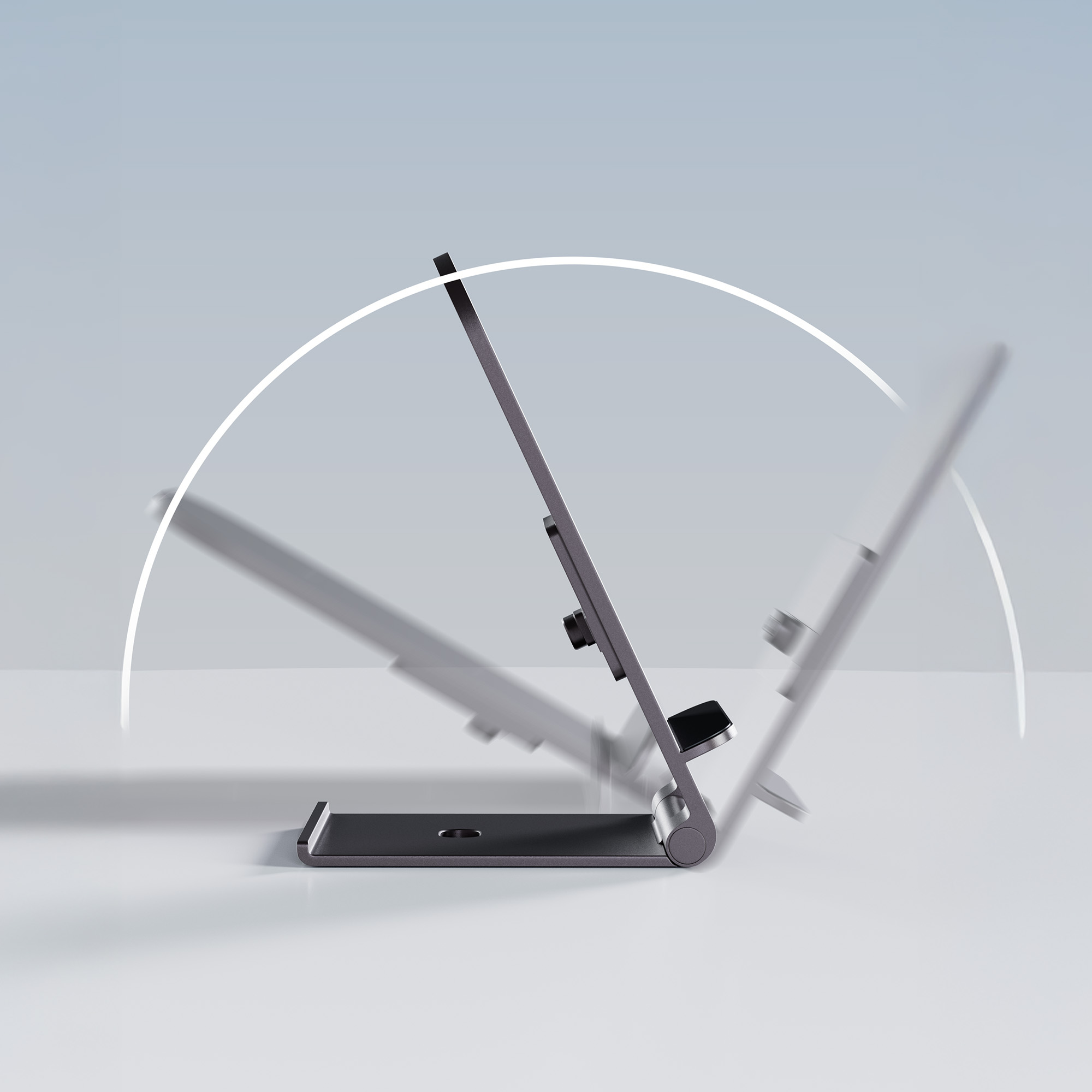 Srebrny stojak na tablet, prezentujący regulowane pozycje i białe tło.