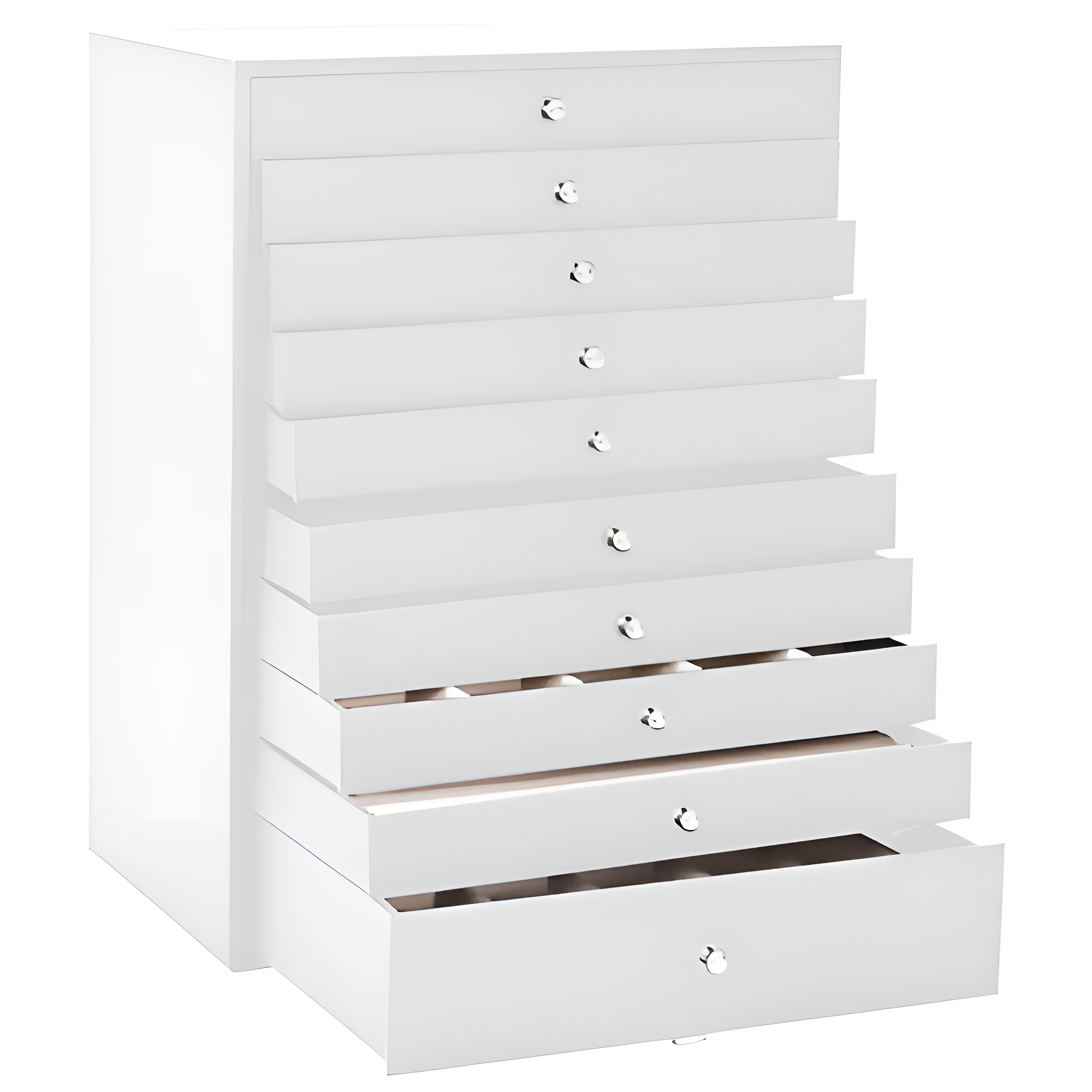 Weißer, hoher Schrank mit mehreren Schubladen, einige geöffnet. Silberne Knöpfe an den Schubladen.