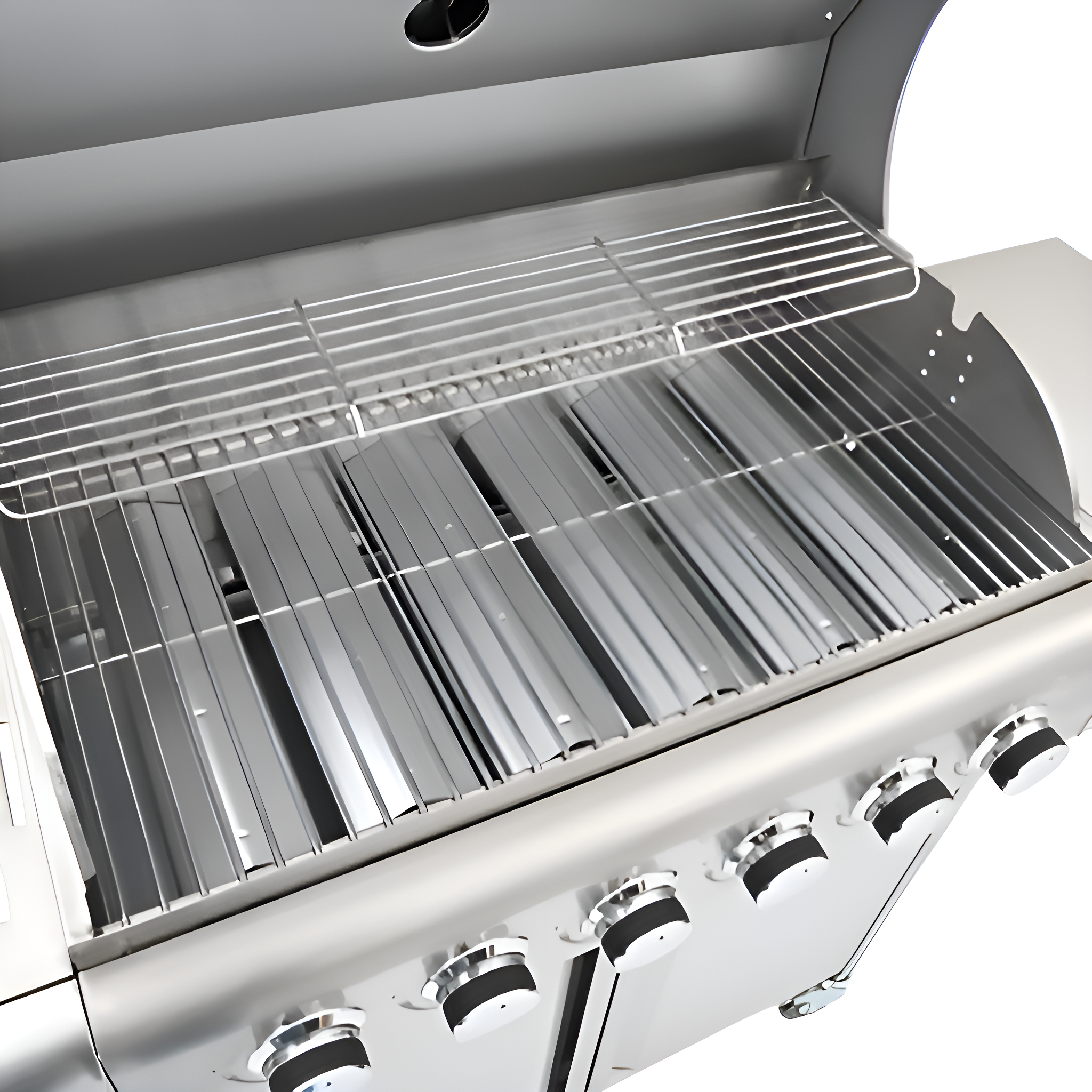 Ein Edelstahlgrill mit Rosten und Metallteilern auf weißem Hintergrund.