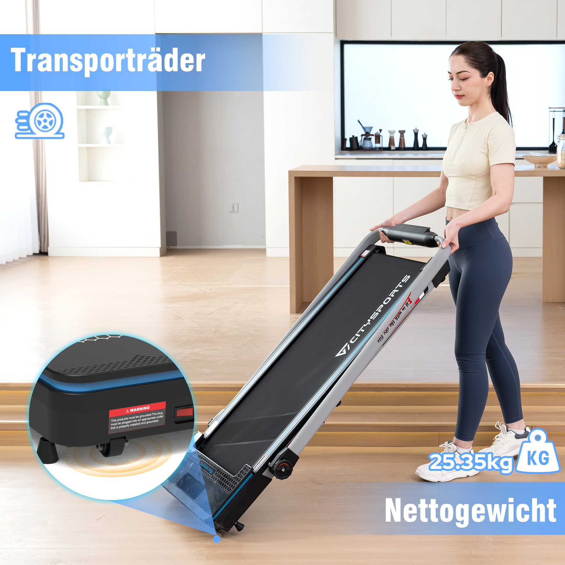 Frau schiebt ein zusammenklappbares Laufband. Das Laufband ist grau-schwarz mit roter Warnung.