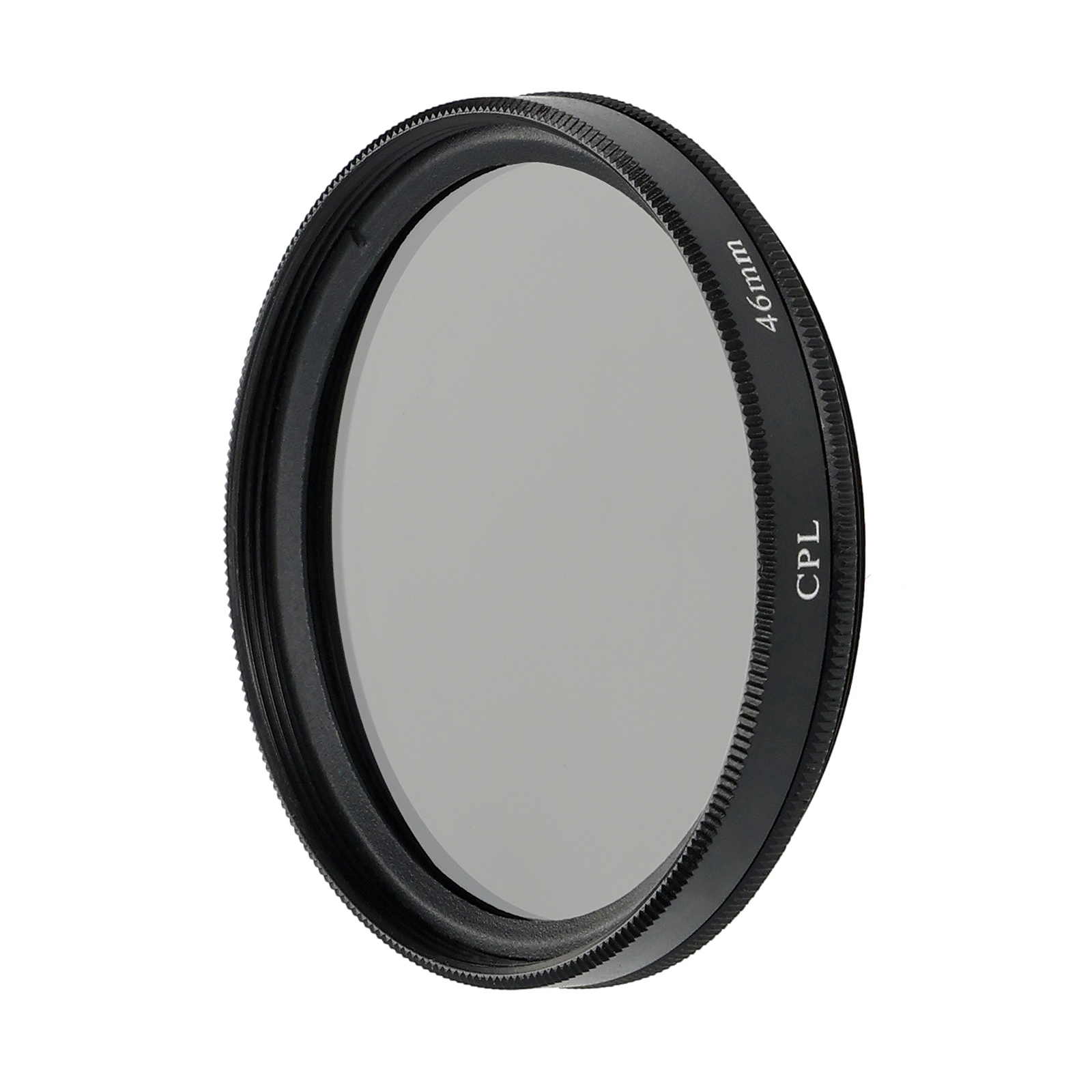 Ein schwarzer CPL-Filter mit 46-mm-Markierung. Es hat ein kreisförmiges Design mit geriffelten Kanten.