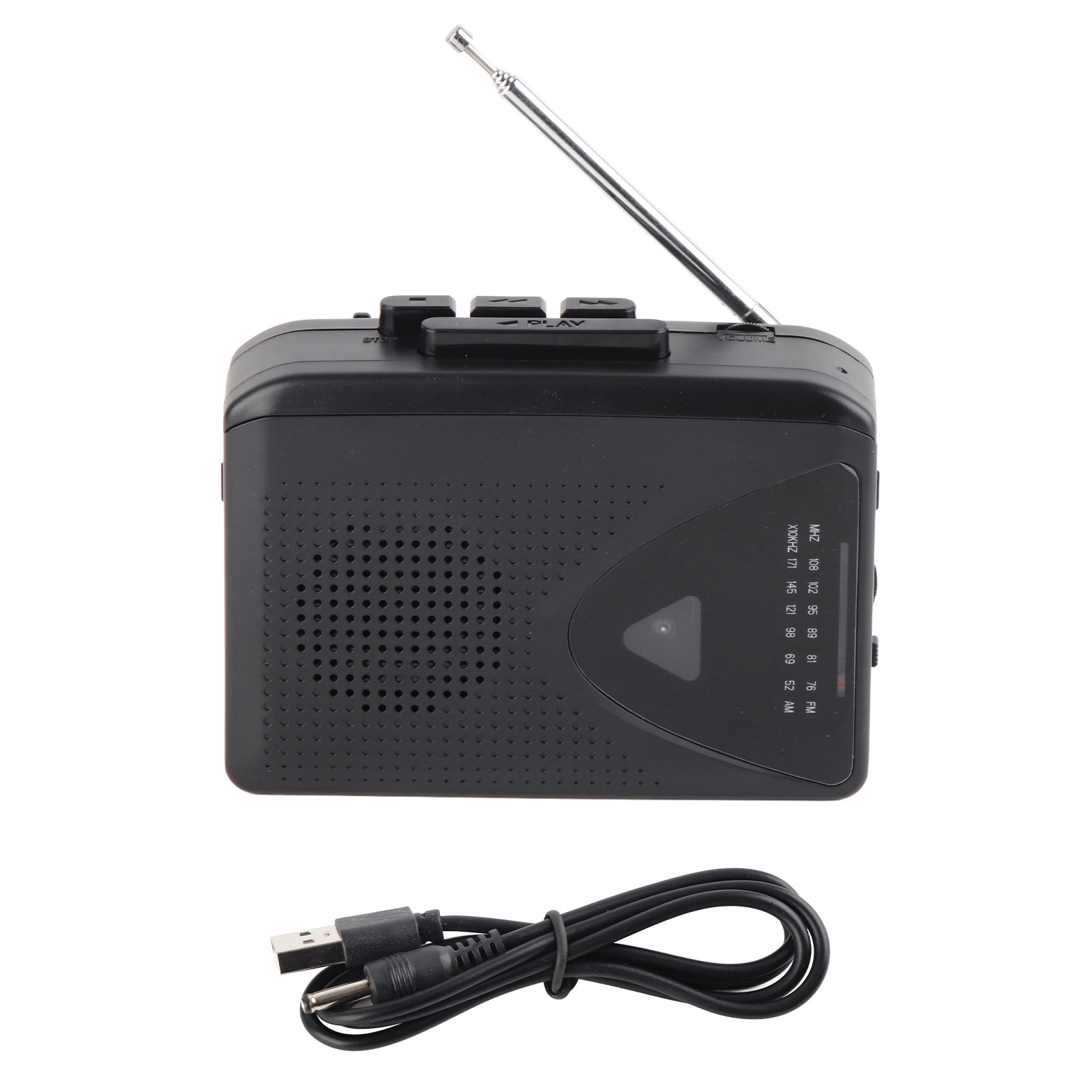 Schwarzer Kassettenrekorder mit Radioantenne und USB-Kabel auf weißem Hintergrund.