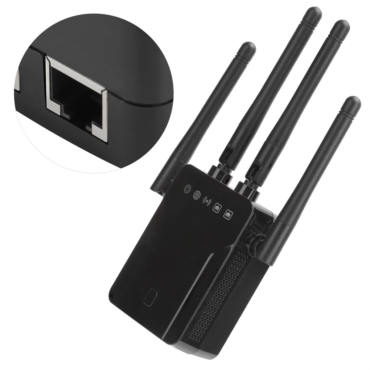 Schwarzer WLAN-Repeater mit drei Antennen und Ethernet-Anschlüssen, nach rechts geneigt.
