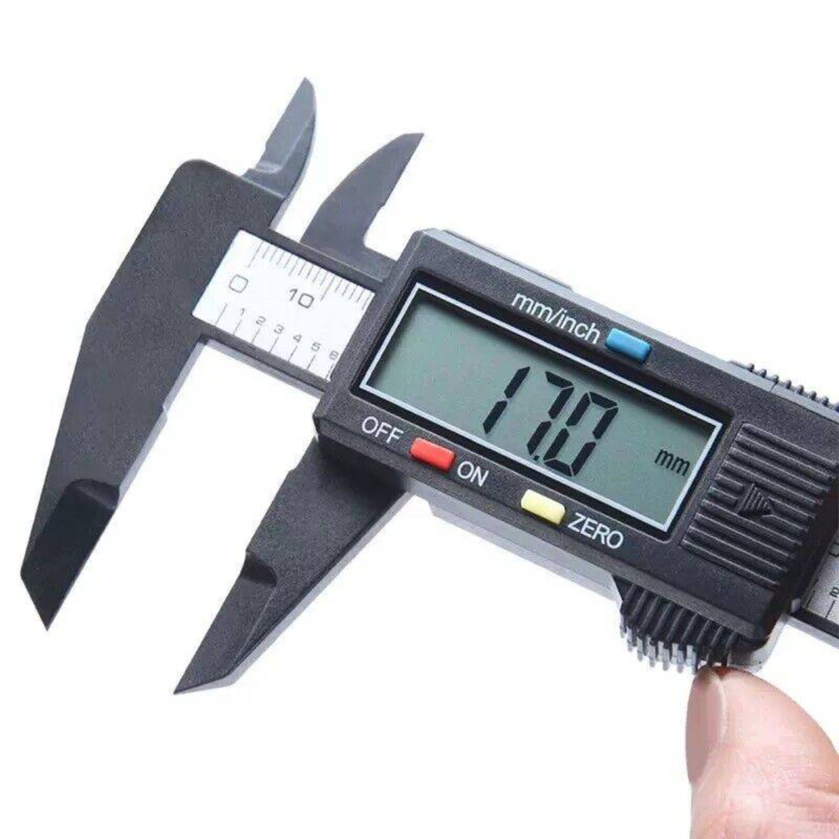 Digitaler Messschieber, der 17,0 mm misst. Der Messschieber ist schwarz und hat eine Digitalanzeige.