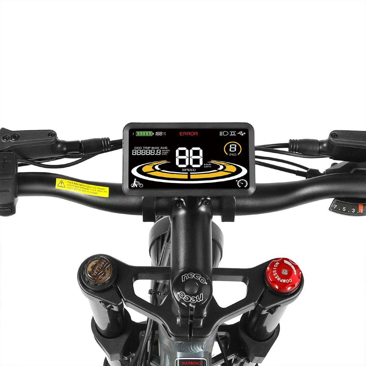 Zbliżenie kierownicy roweru z cyfrowym wyświetlaczem. Prędkość 88 mph, wyświetlany błąd.