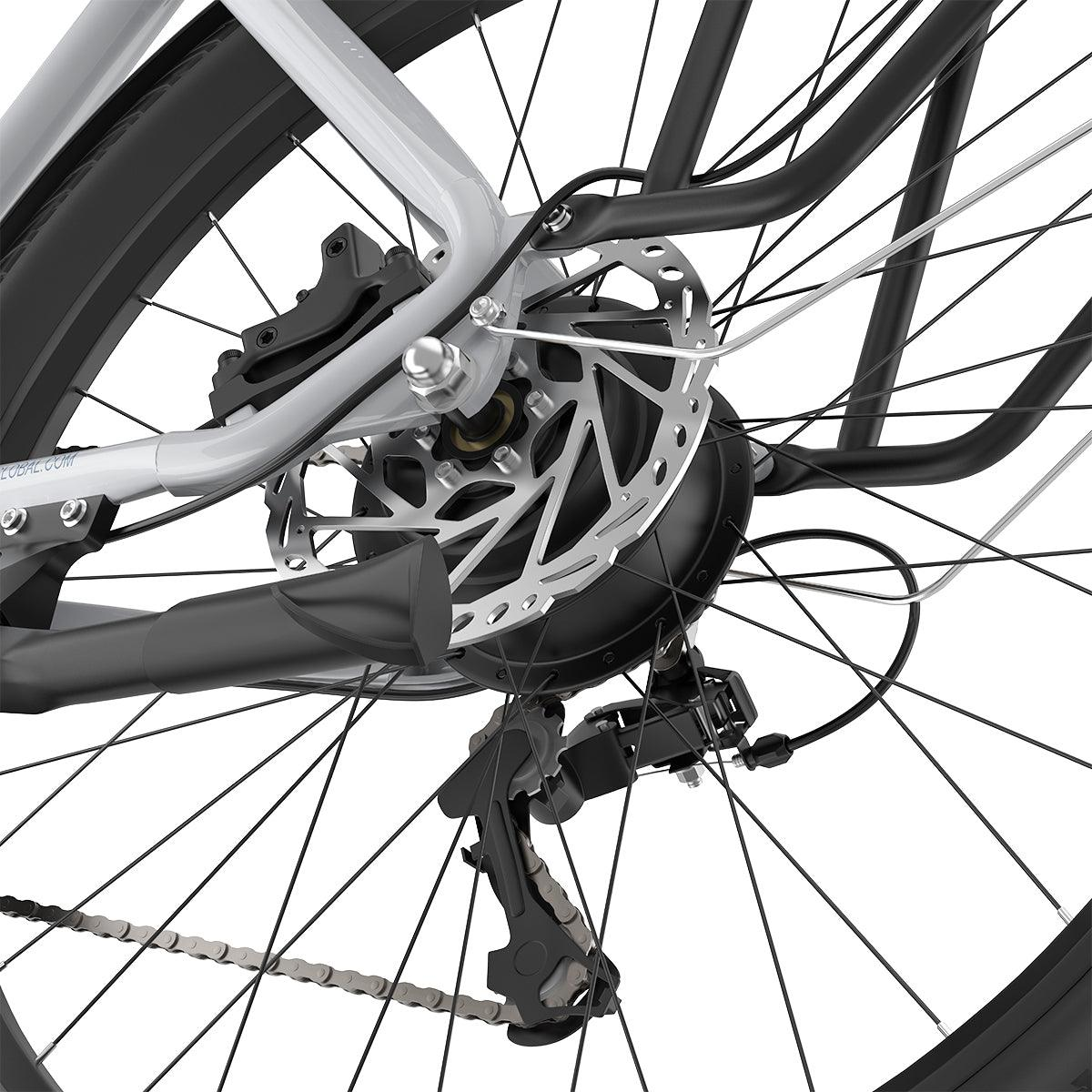 Primer plano de los componentes de la rueda trasera de una bicicleta. Negro y plata.