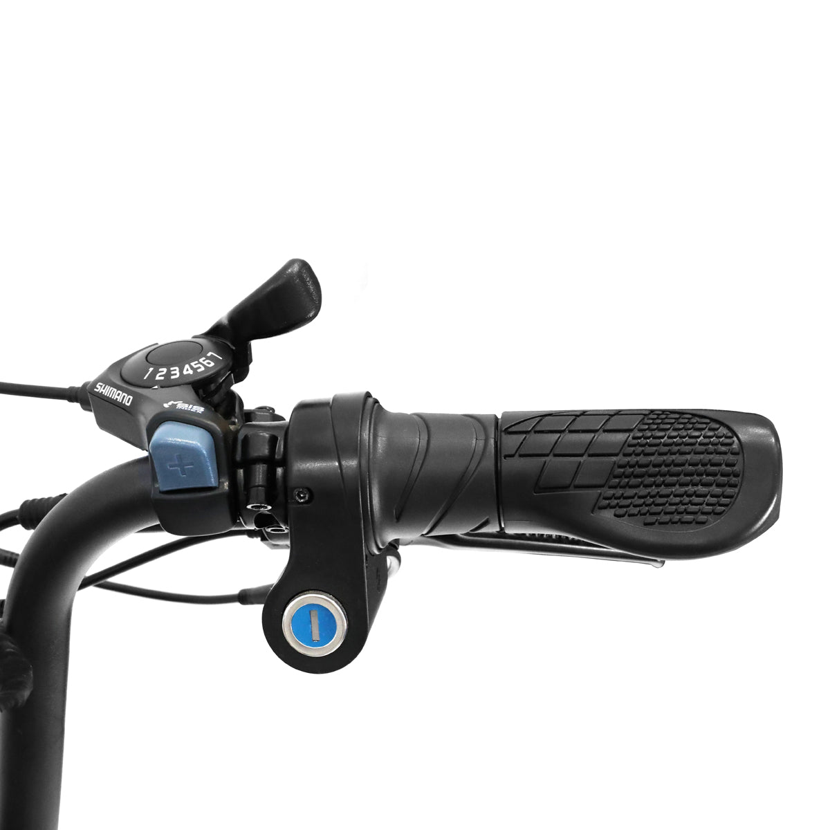 Primer plano del manillar de una bicicleta con cambios Shimano y un agarre negro.